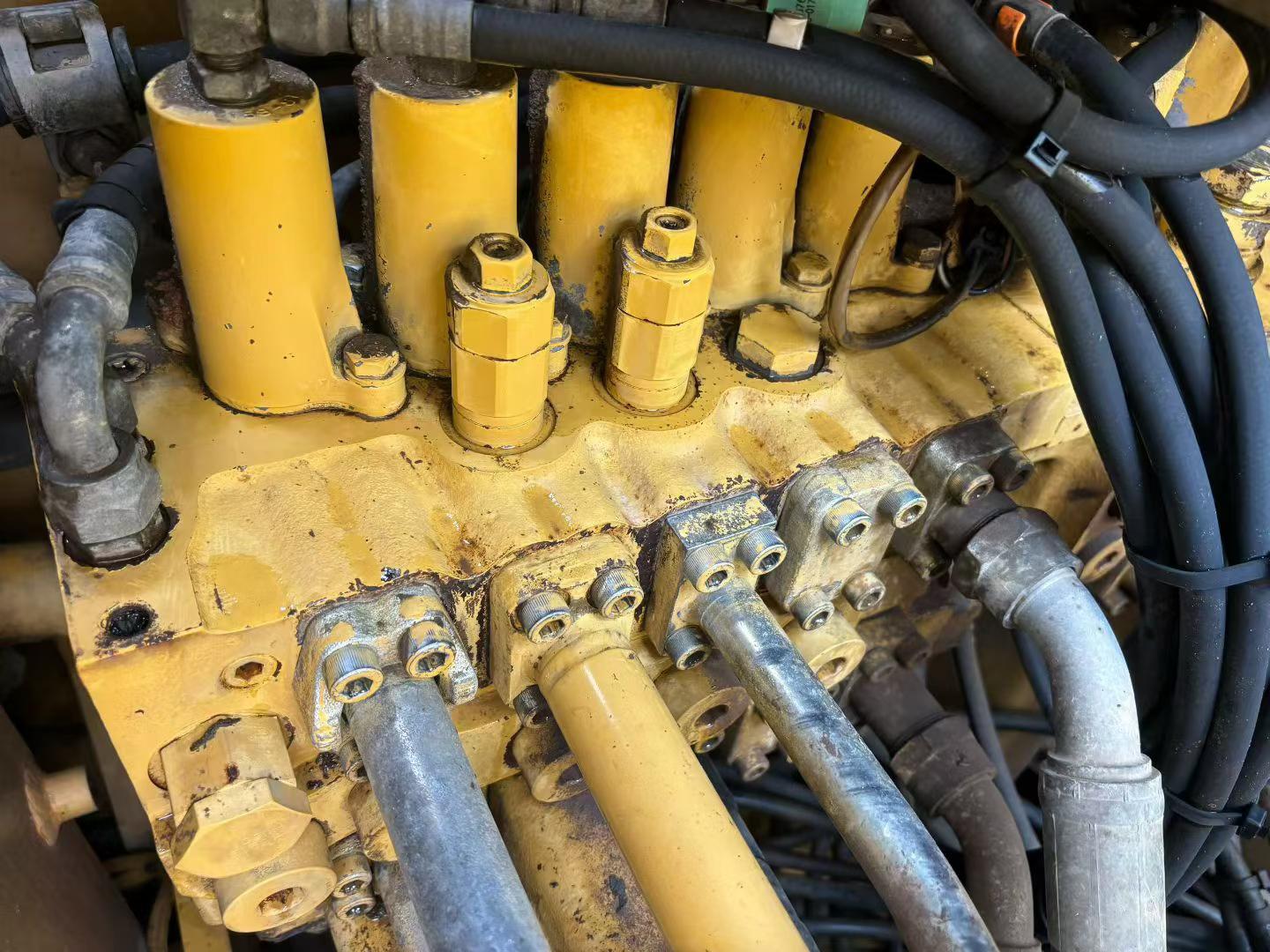 Buy Caterpillar 320D Used Excavator / 5