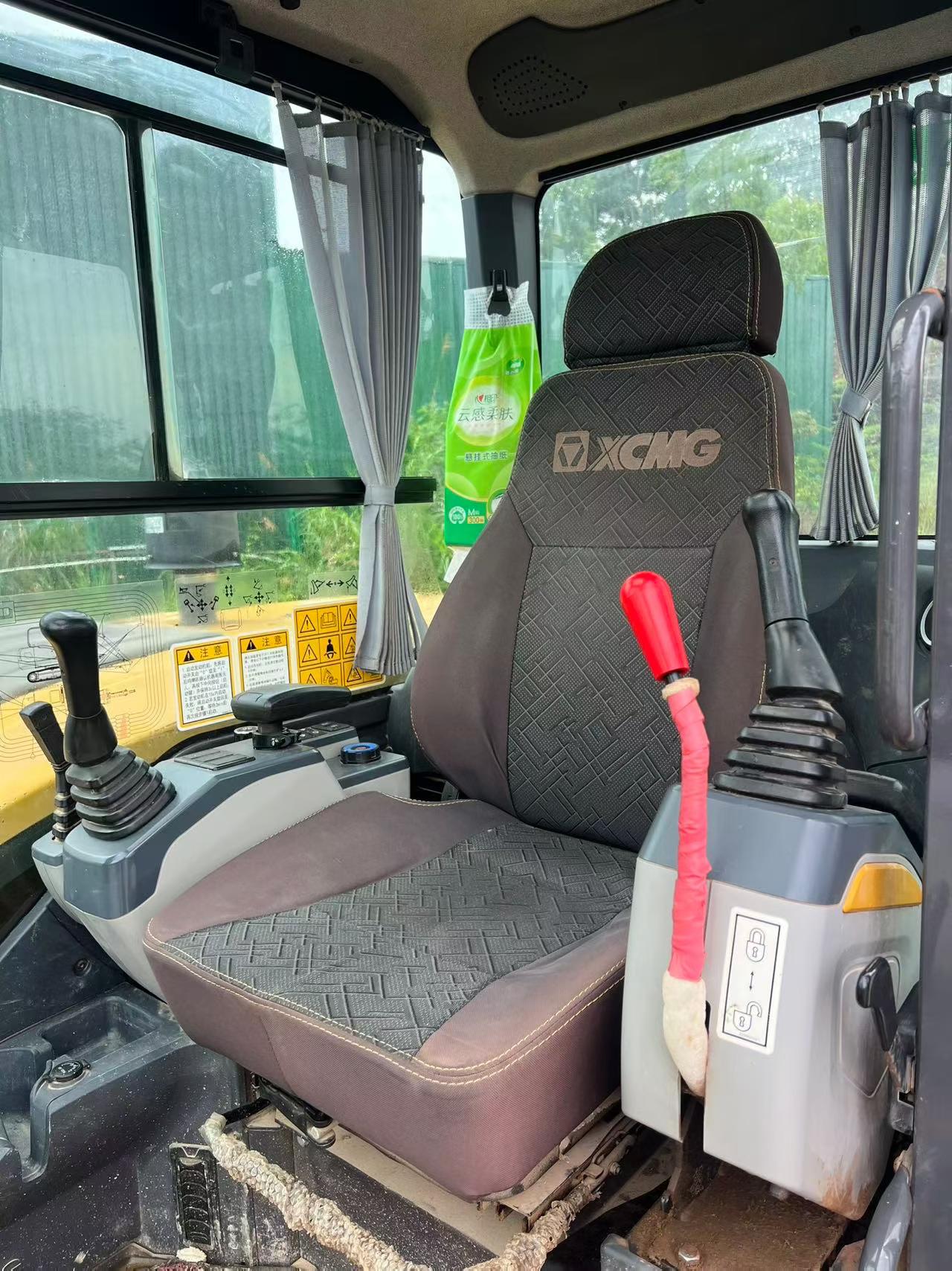 Buy XCMG LW60G Used Excavator / 3