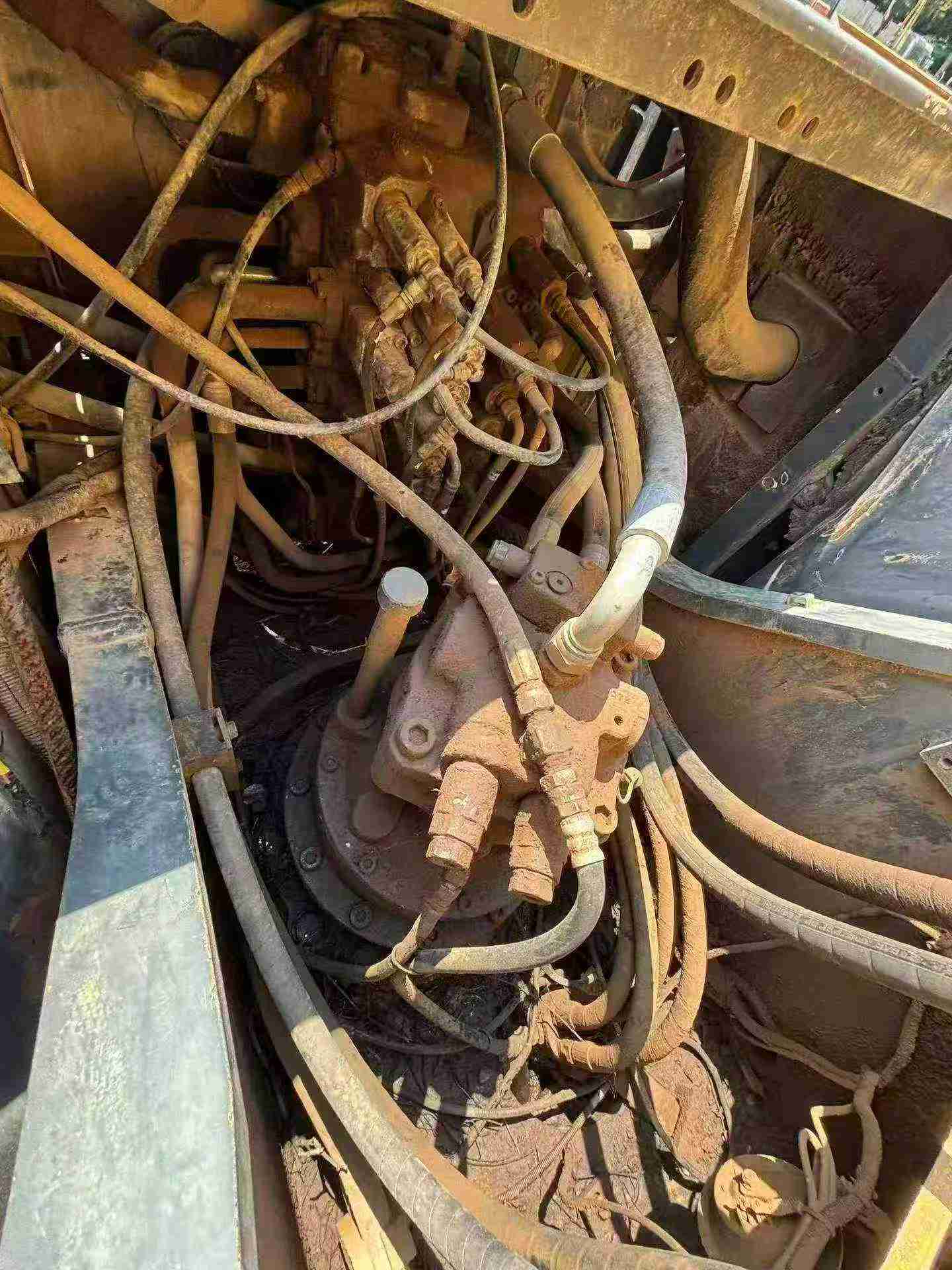 Buy Sumitomo SH240-3 Used Excavator / 9