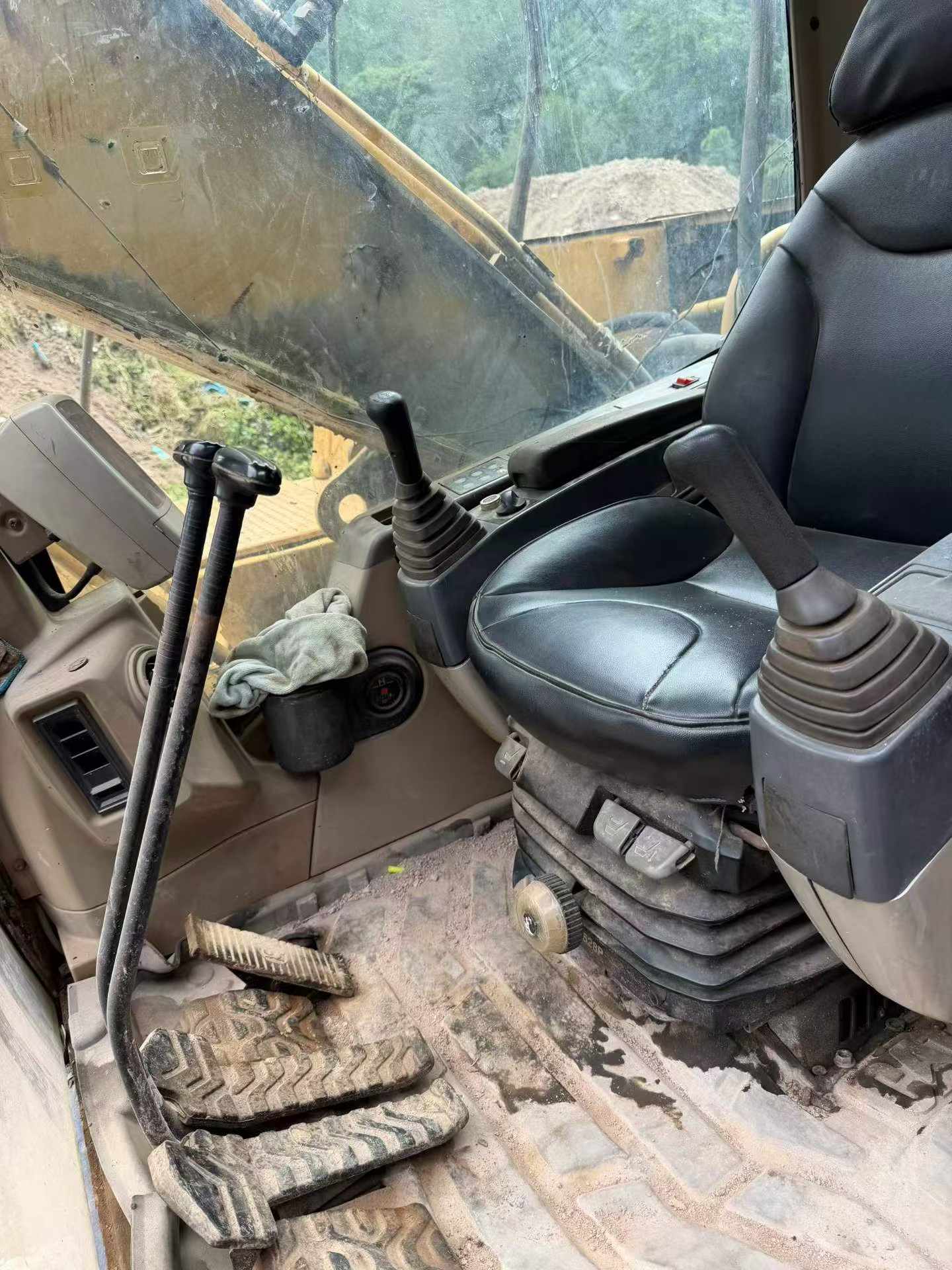 Buy Caterpillar 320C Used Excavator / 9