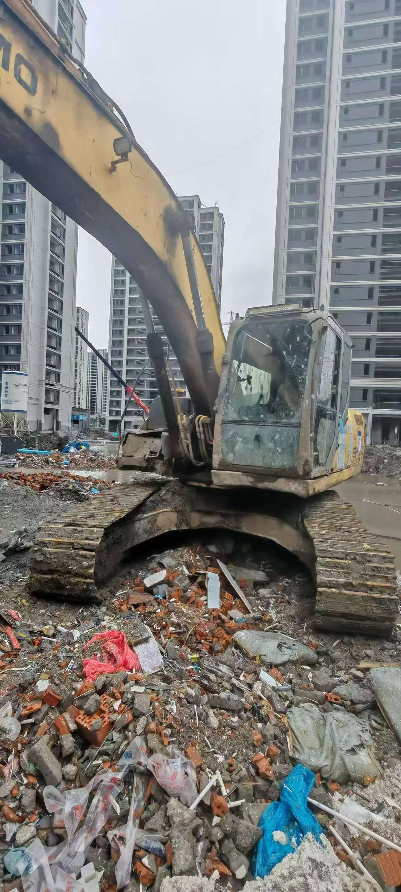Buy Sumitomo SH210-5 Used Excavator / 2