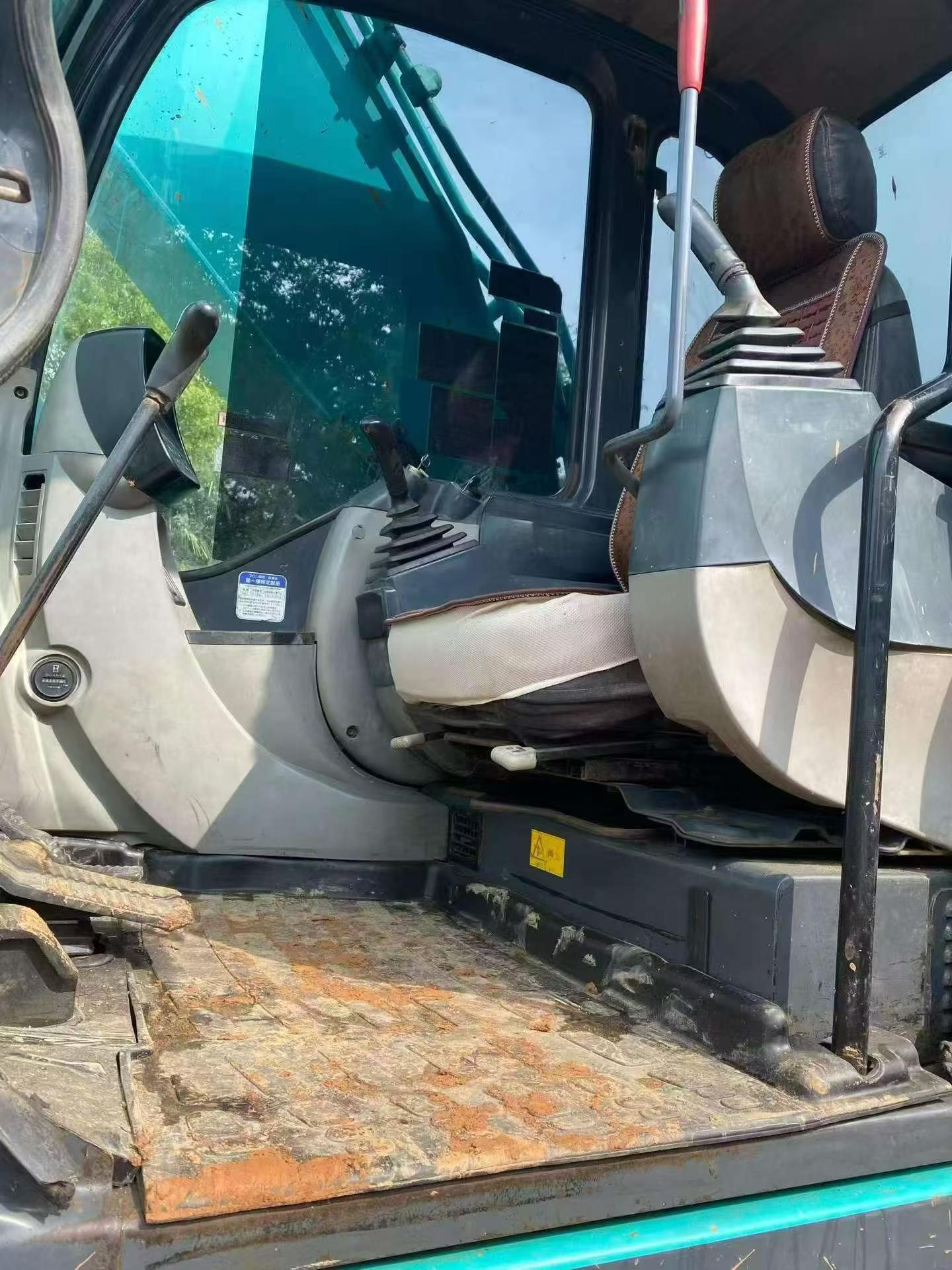 Buy Kobelco SK200-2 Used Excavator / 8