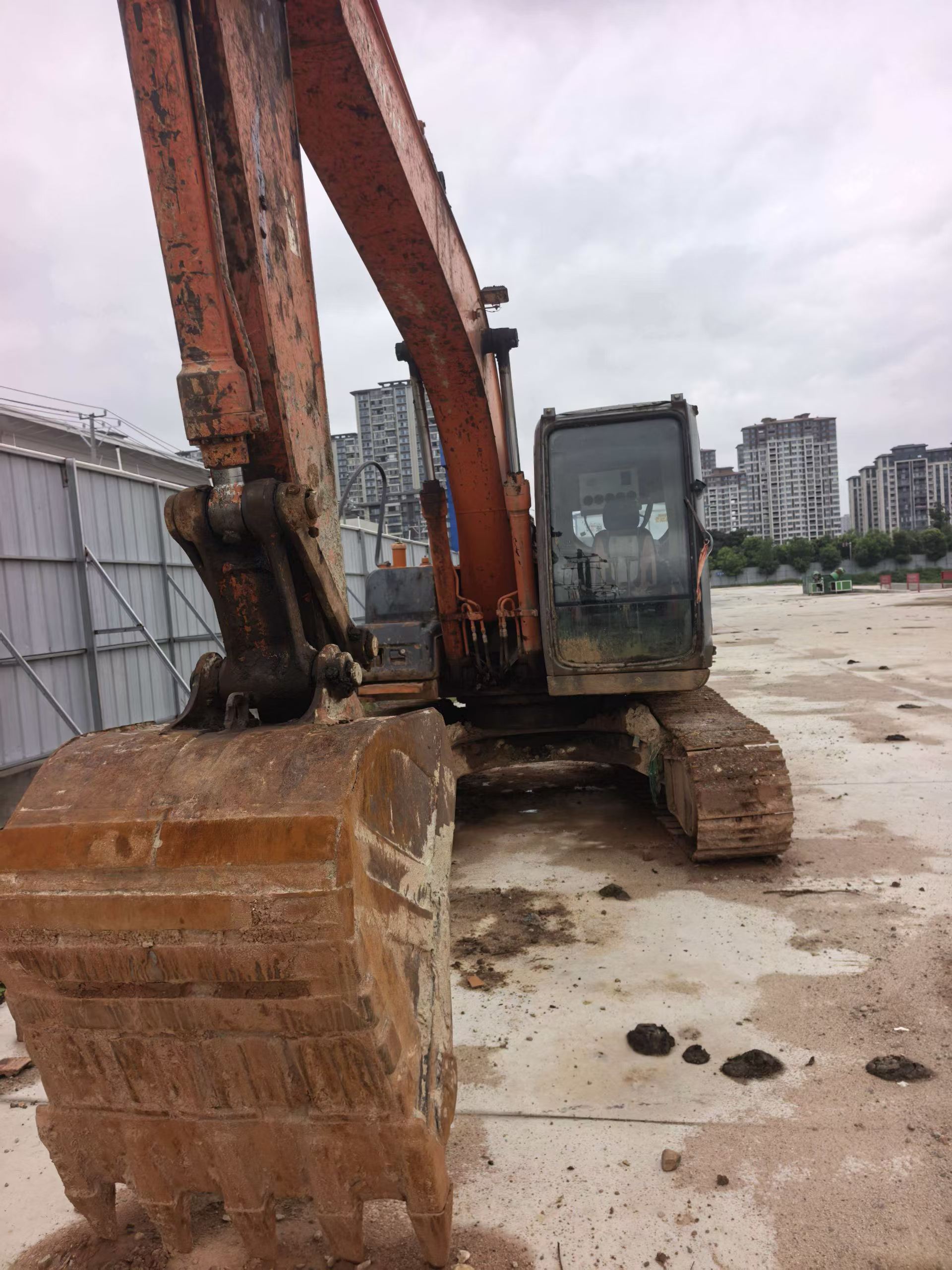 Buy Hitachi EX120-6 Used Excavator / 8
