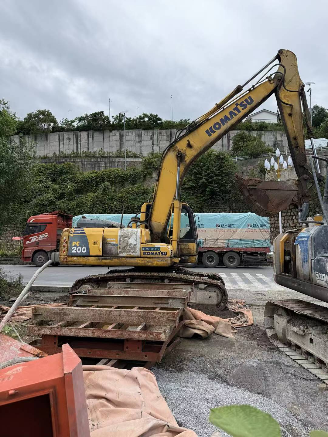 Buy Komatsu PC200-8 Used Excavator / 3