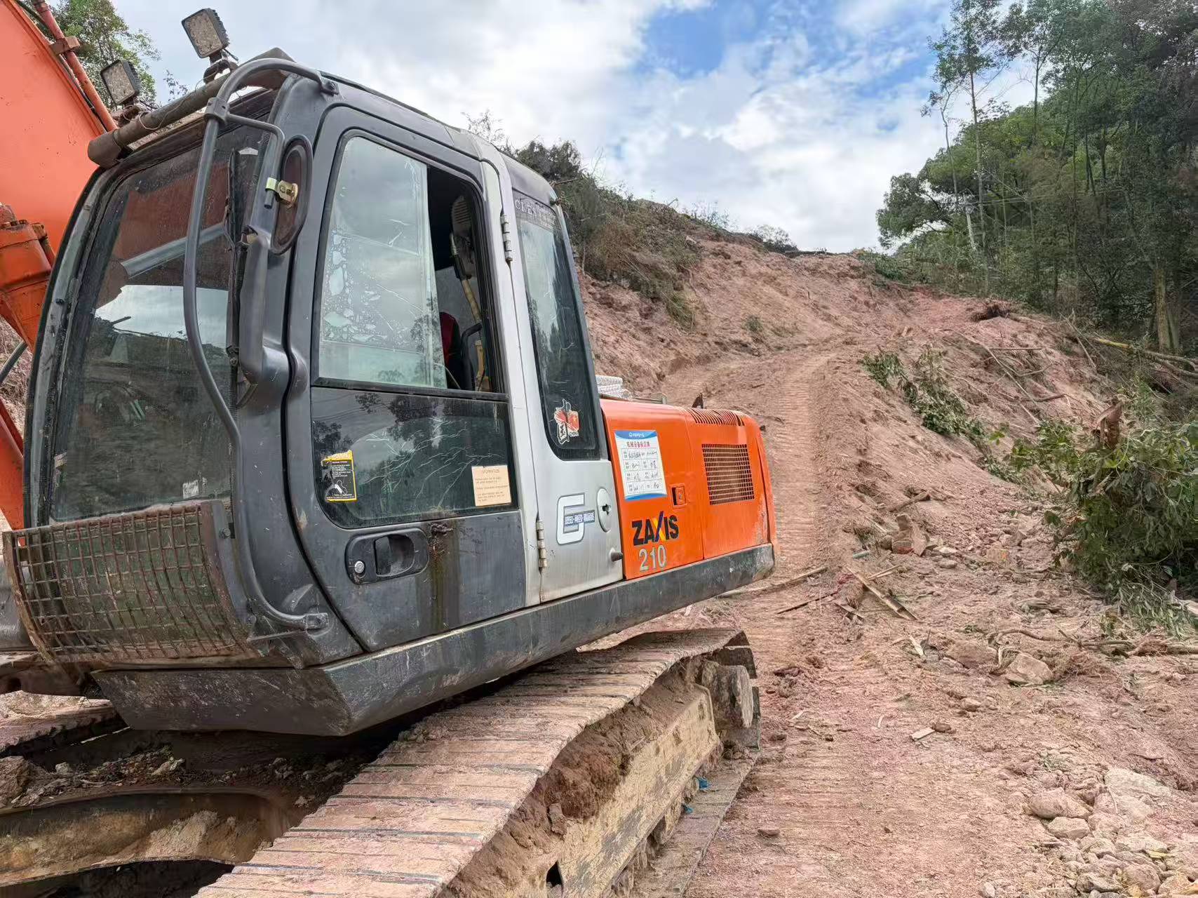 Buy Hitachi ZX210-3G Used Excavator / 8