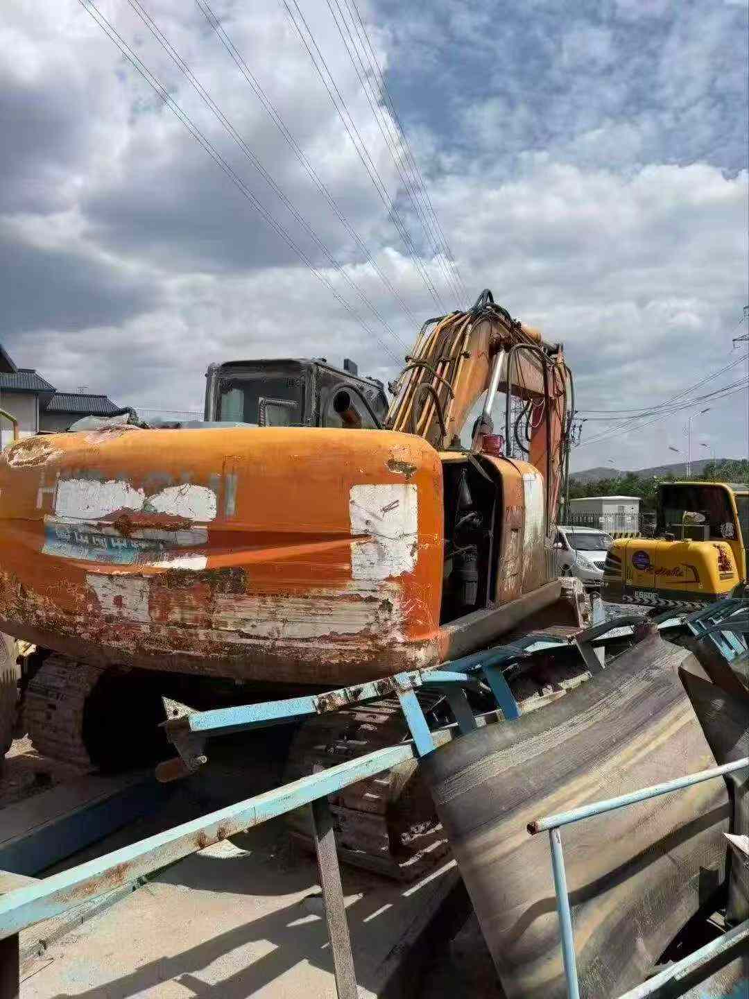 Buy Hitachi EX200 Used Excavator / 3