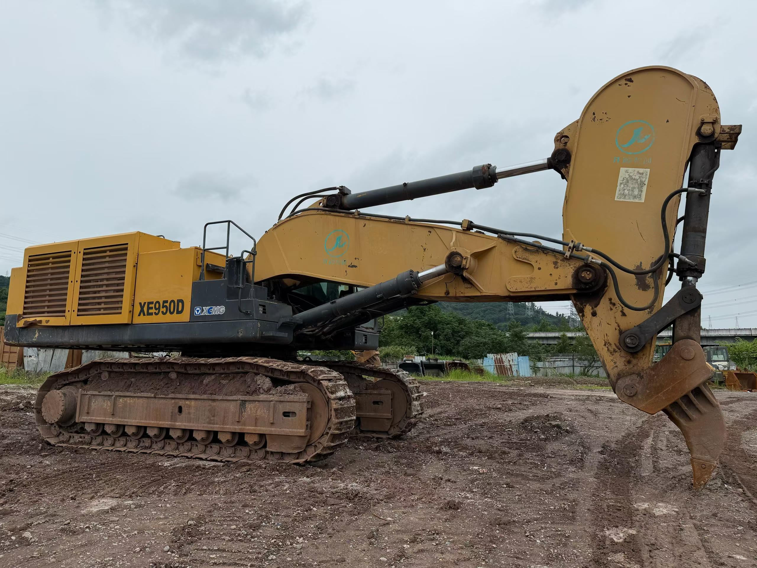 Buy XCMG XE900C Used Excavator / 3