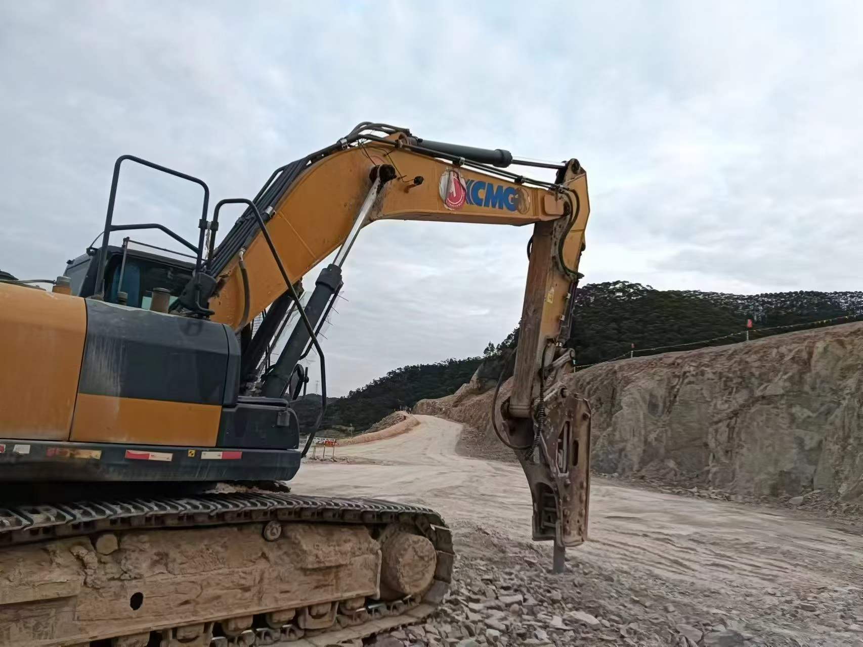 Buy XCMG XE370 Used Excavator / 4