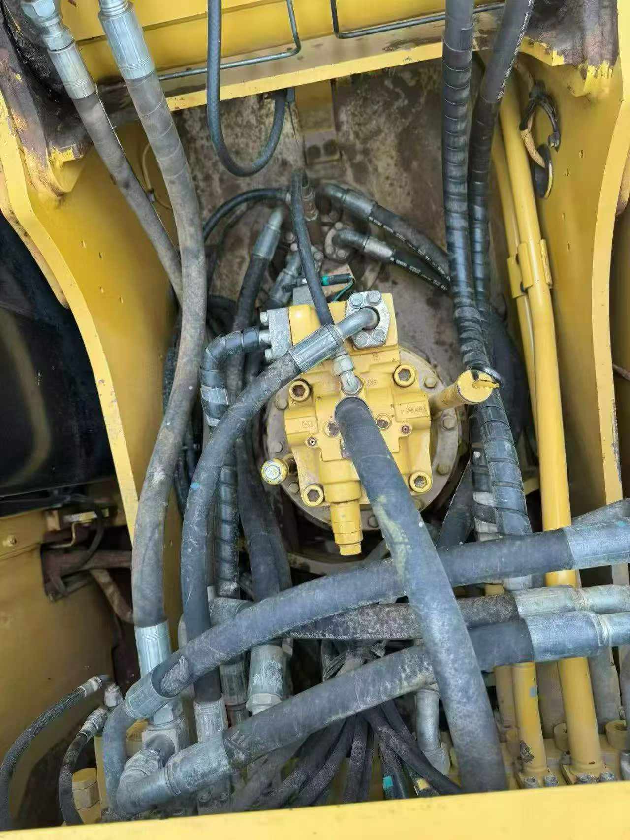 Buy Caterpillar 323 Used Excavator / 7