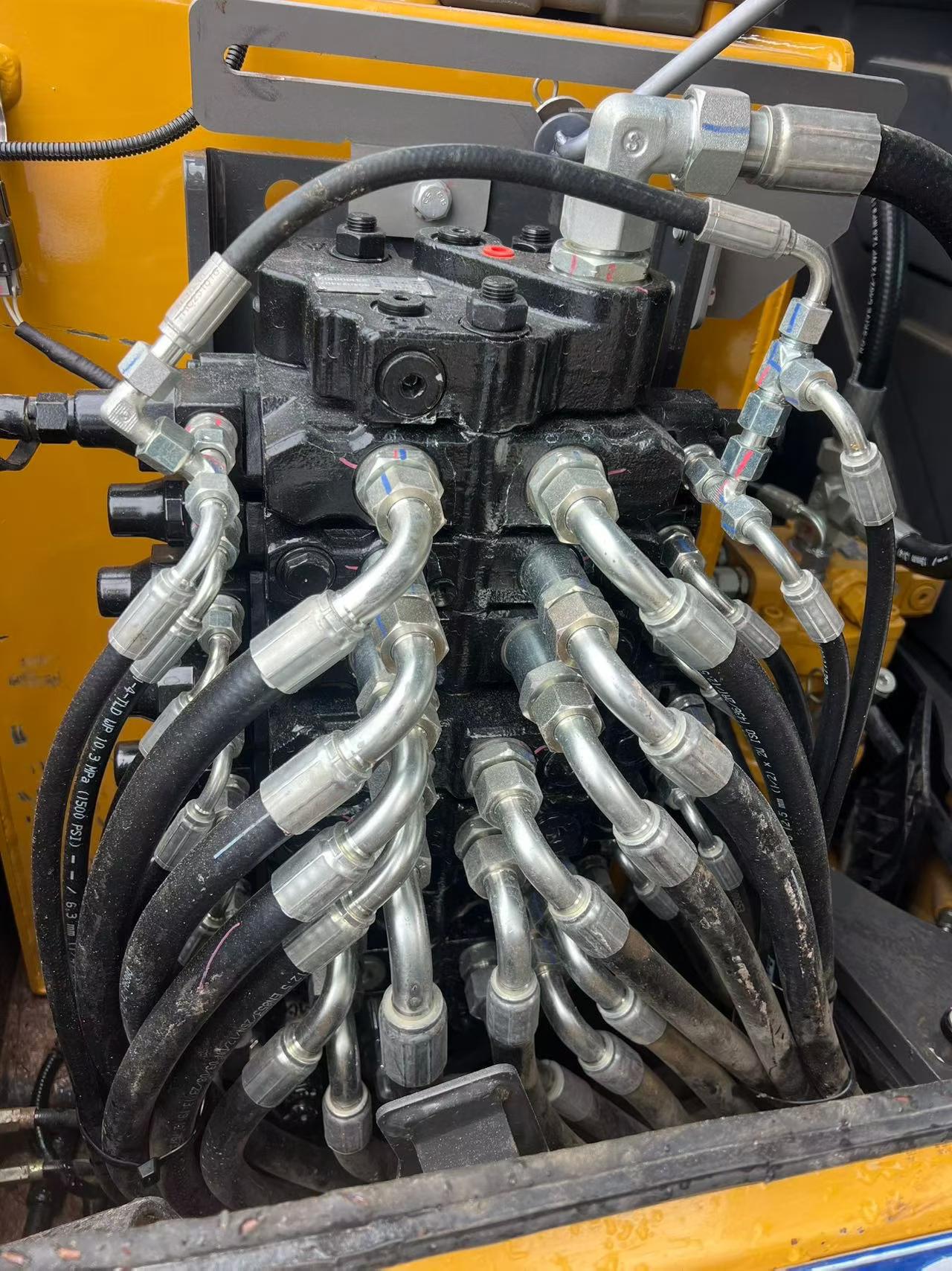 Buy XCMG LW60G Used Excavator / 6
