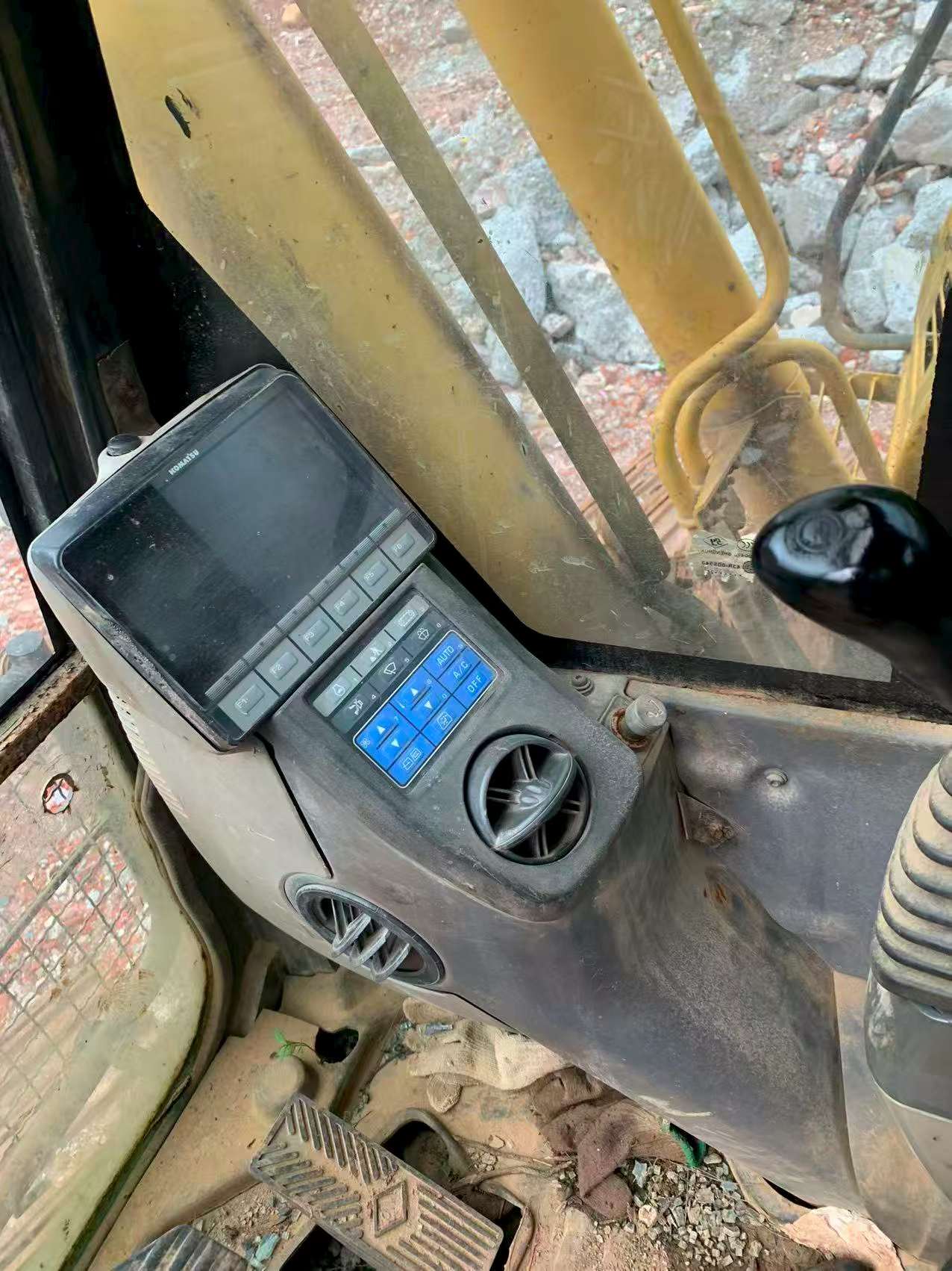 Buy Komatsu PC200-8 Used Excavator / 8