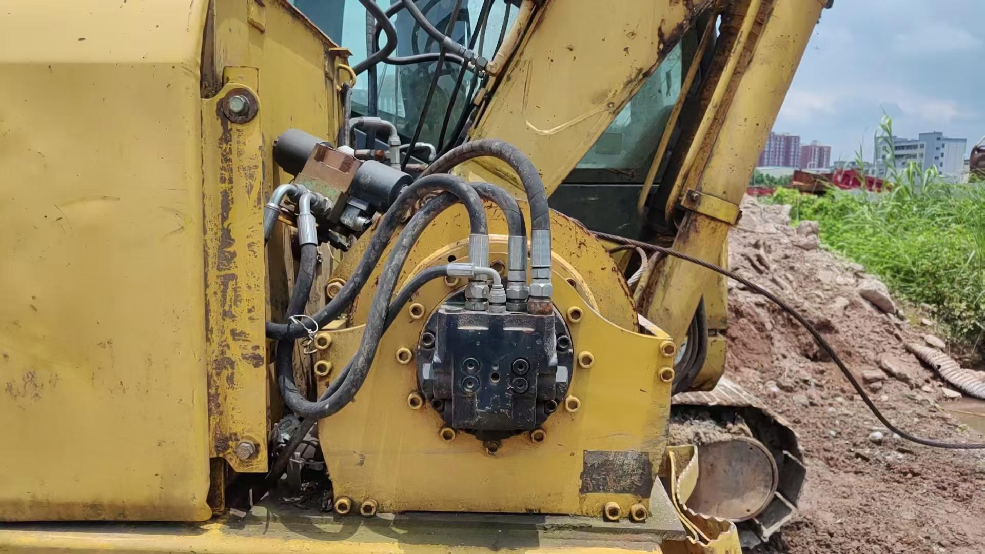 Buy Komatsu PC110-7 Used Excavator / 3