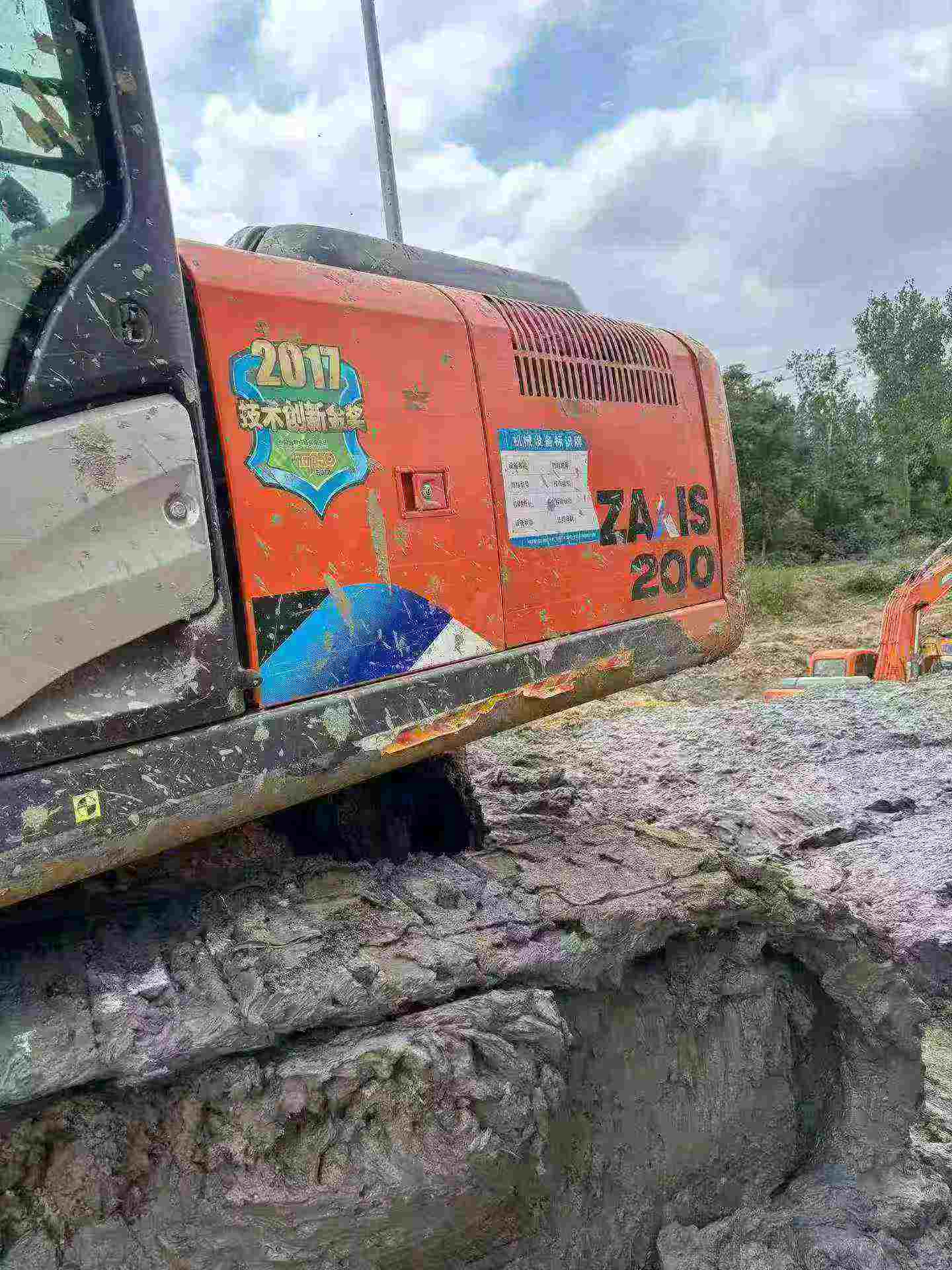 Buy Hitachi EX200-5 Used Excavator / 8