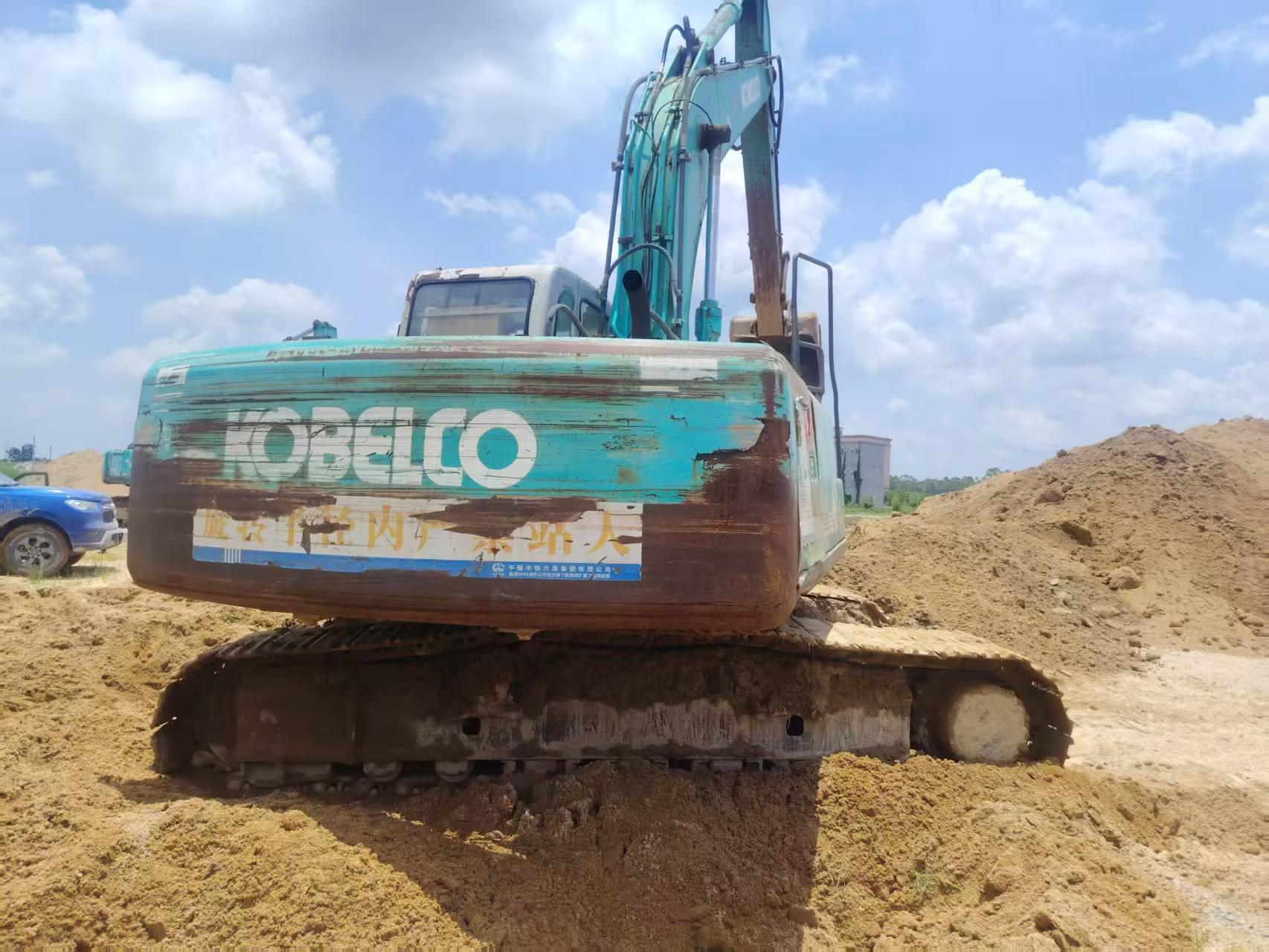 Buy Kobelco SK200 Used Excavator / 3