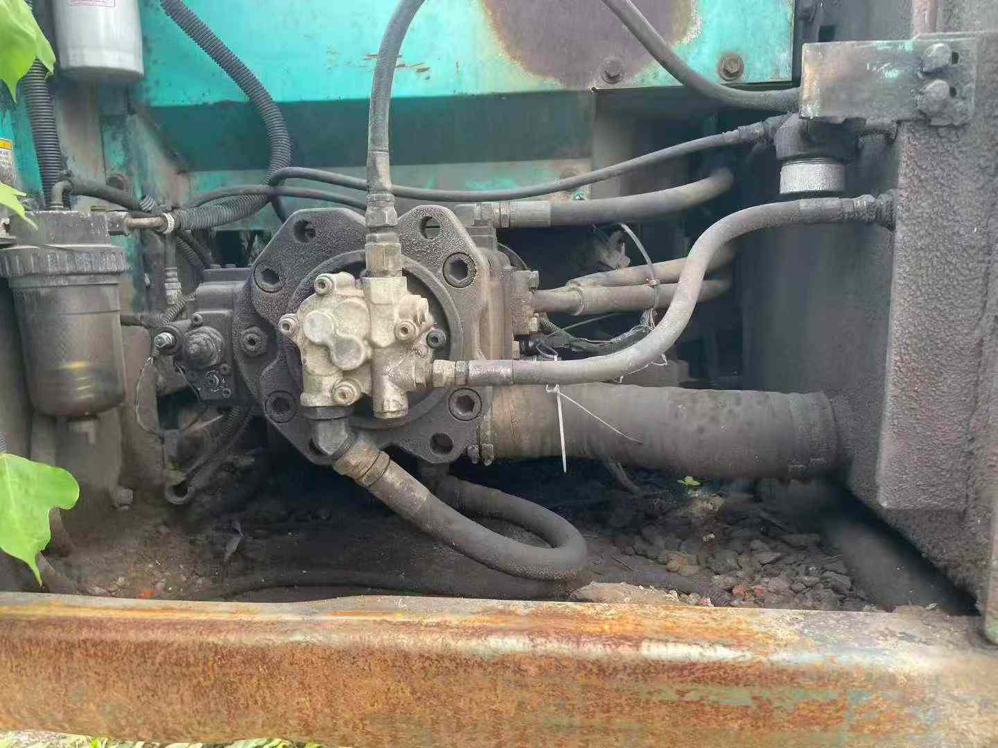 Buy Kobelco SK200 Used Excavator / 6