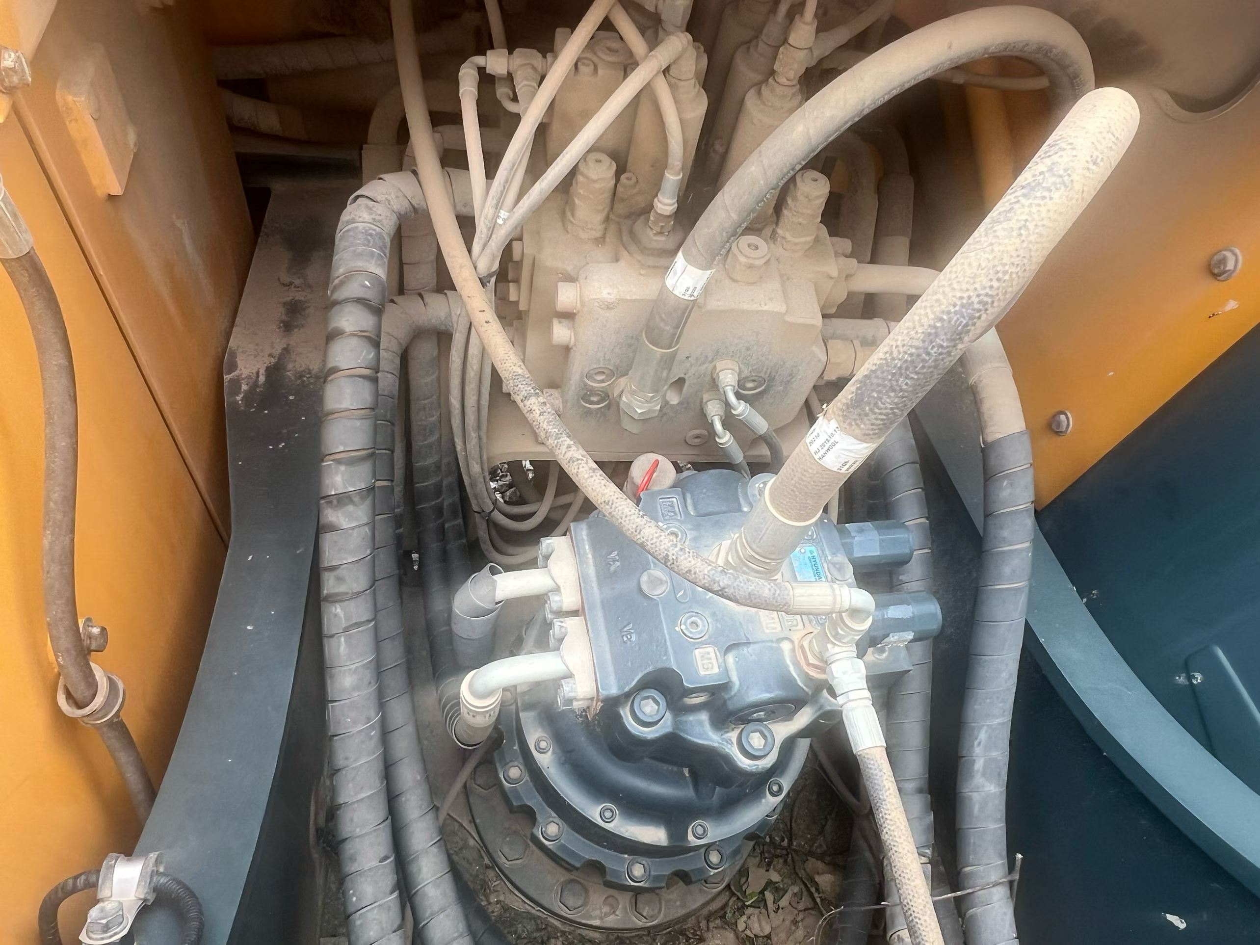 Buy Hyundai R225-7 Used Excavator / 8
