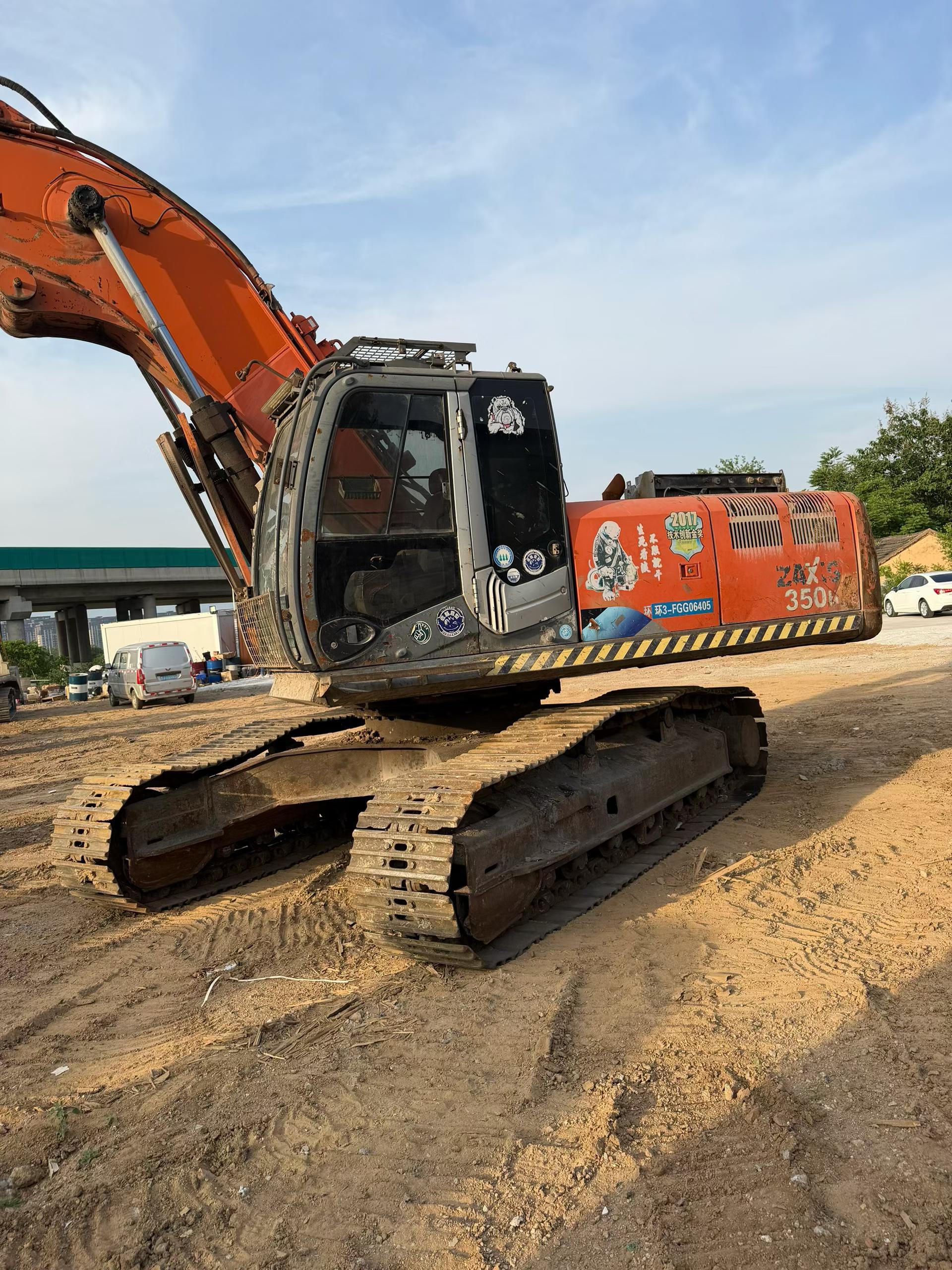 Buy Hitachi EX350 Used Excavator / 4