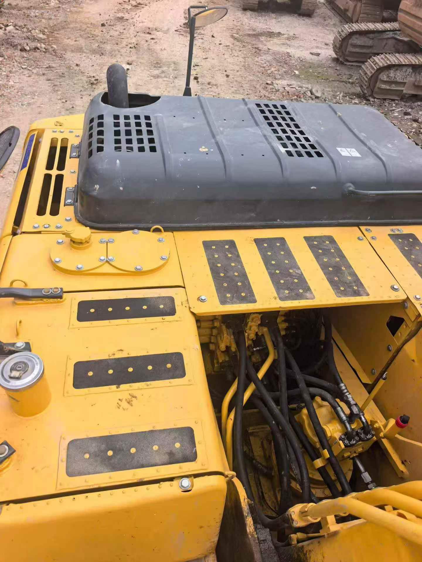 Buy Komatsu PC200-8 Used Excavator / 5