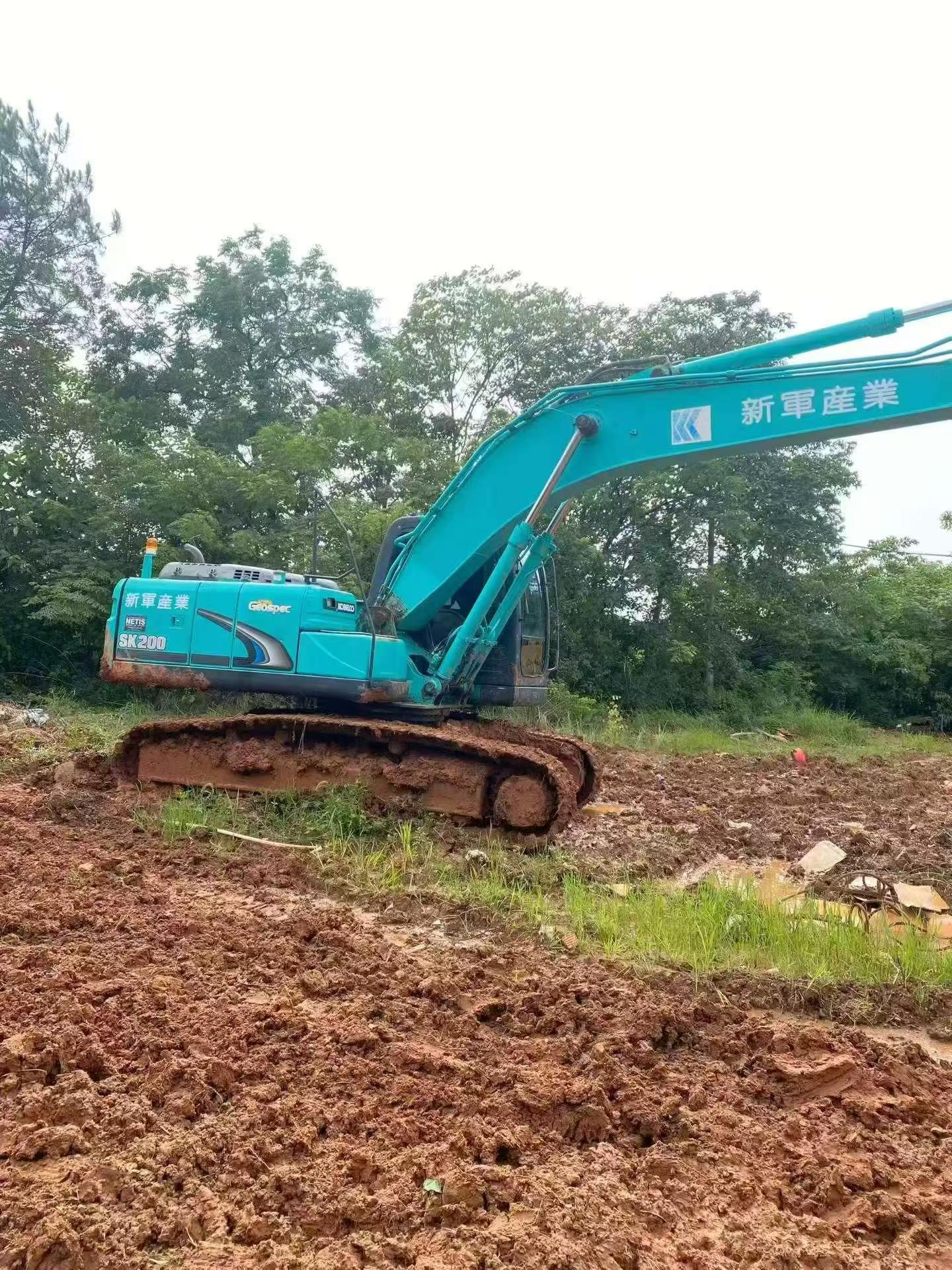 Buy Kobelco SK200-2 Used Excavator / 3