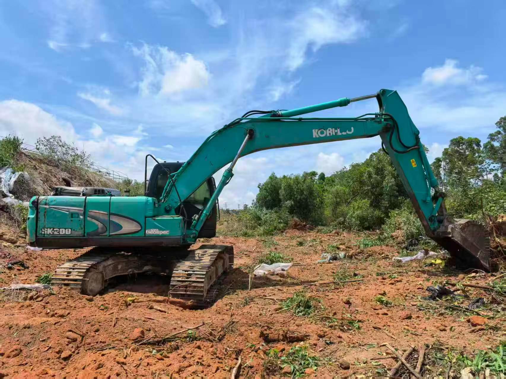 Buy Kobelco SK200-11 Used Excavator / 3
