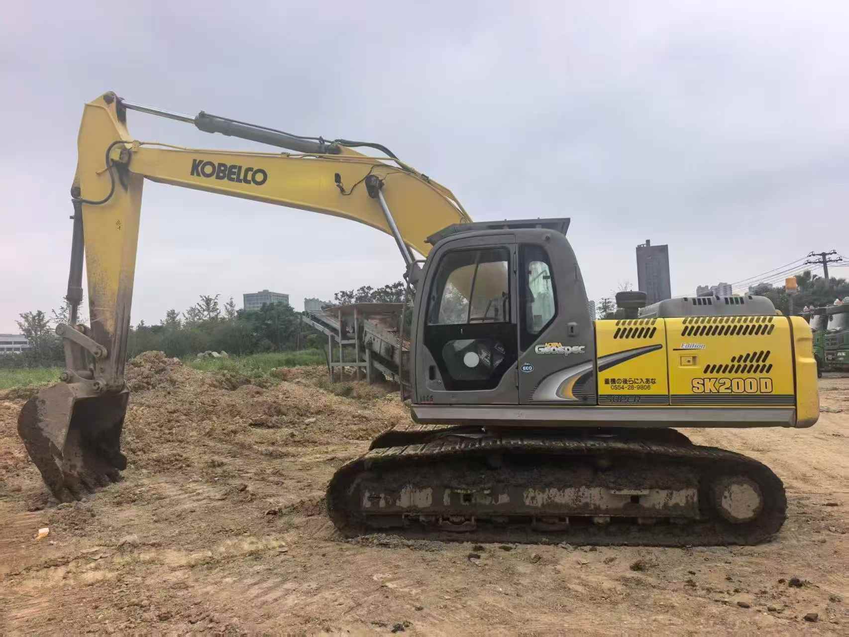 Buy Kobelco SK200-2 Used Excavator / 5