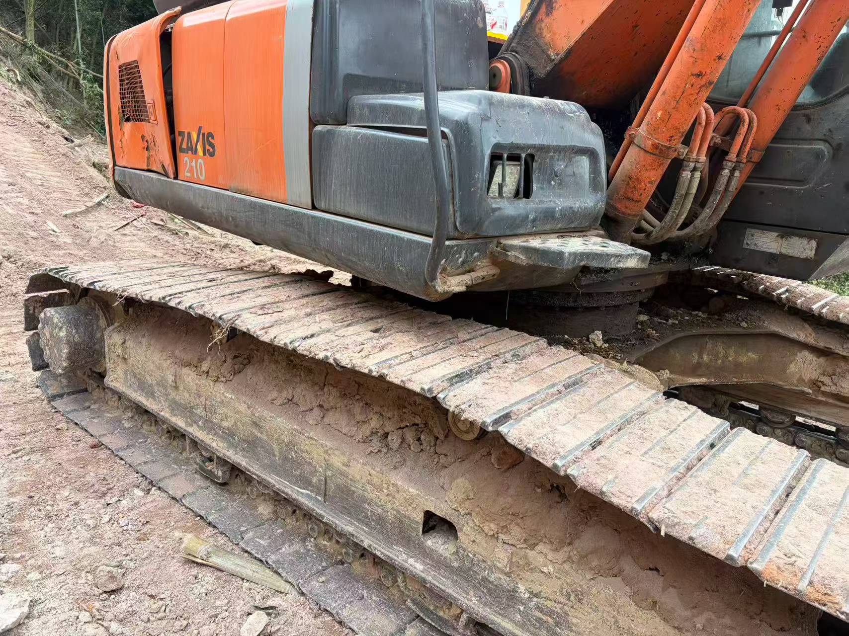 Buy Hitachi ZX210-3G Used Excavator / 6