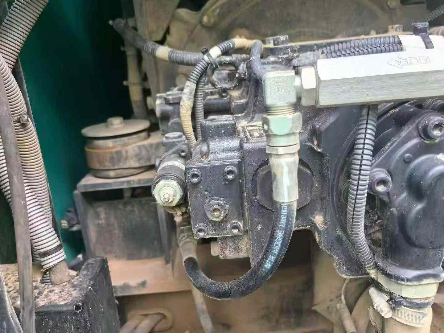 Buy Kobelco SK130 Used Excavator / 4