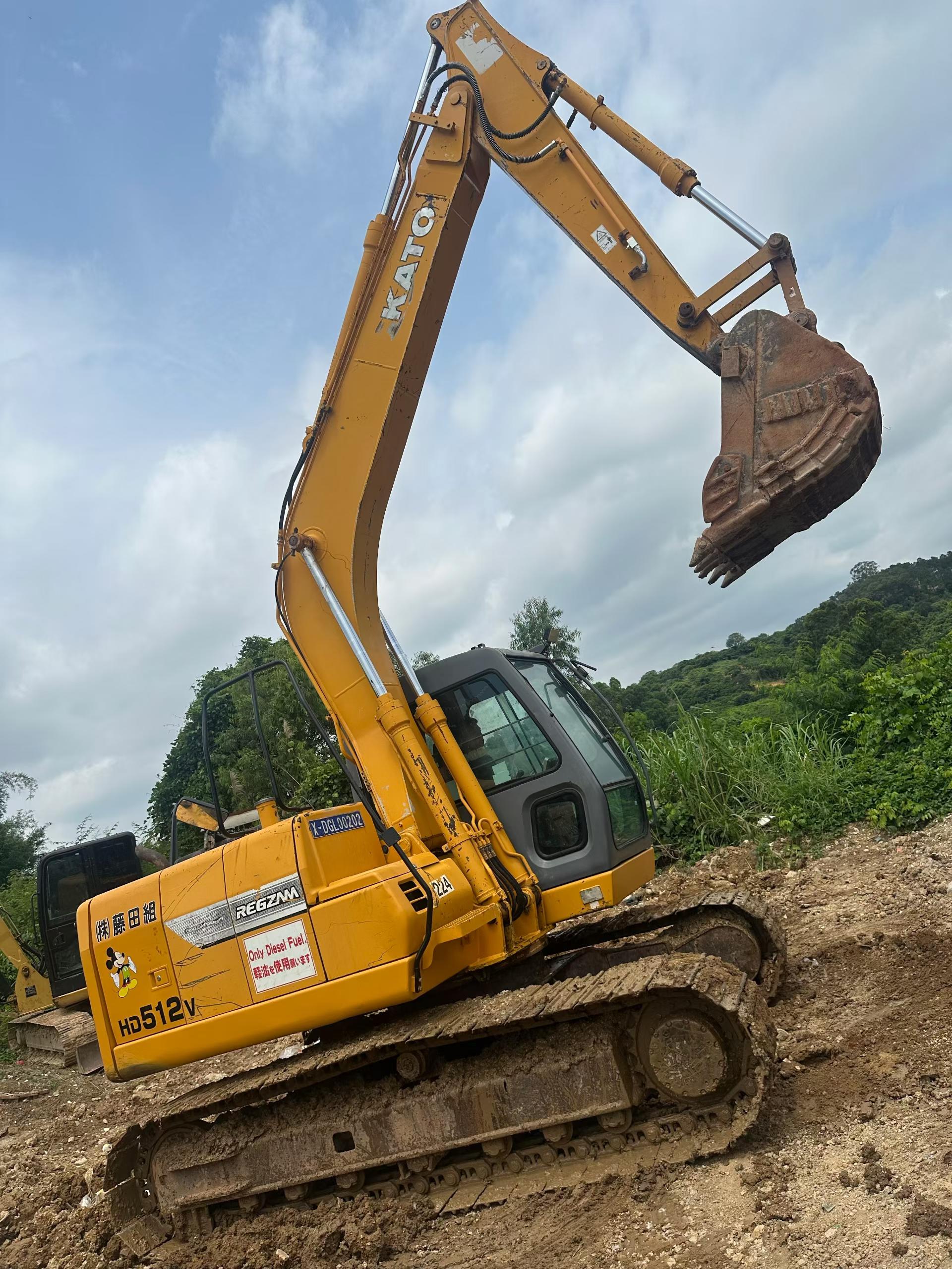Buy Kato HD512V Used Excavator / 2