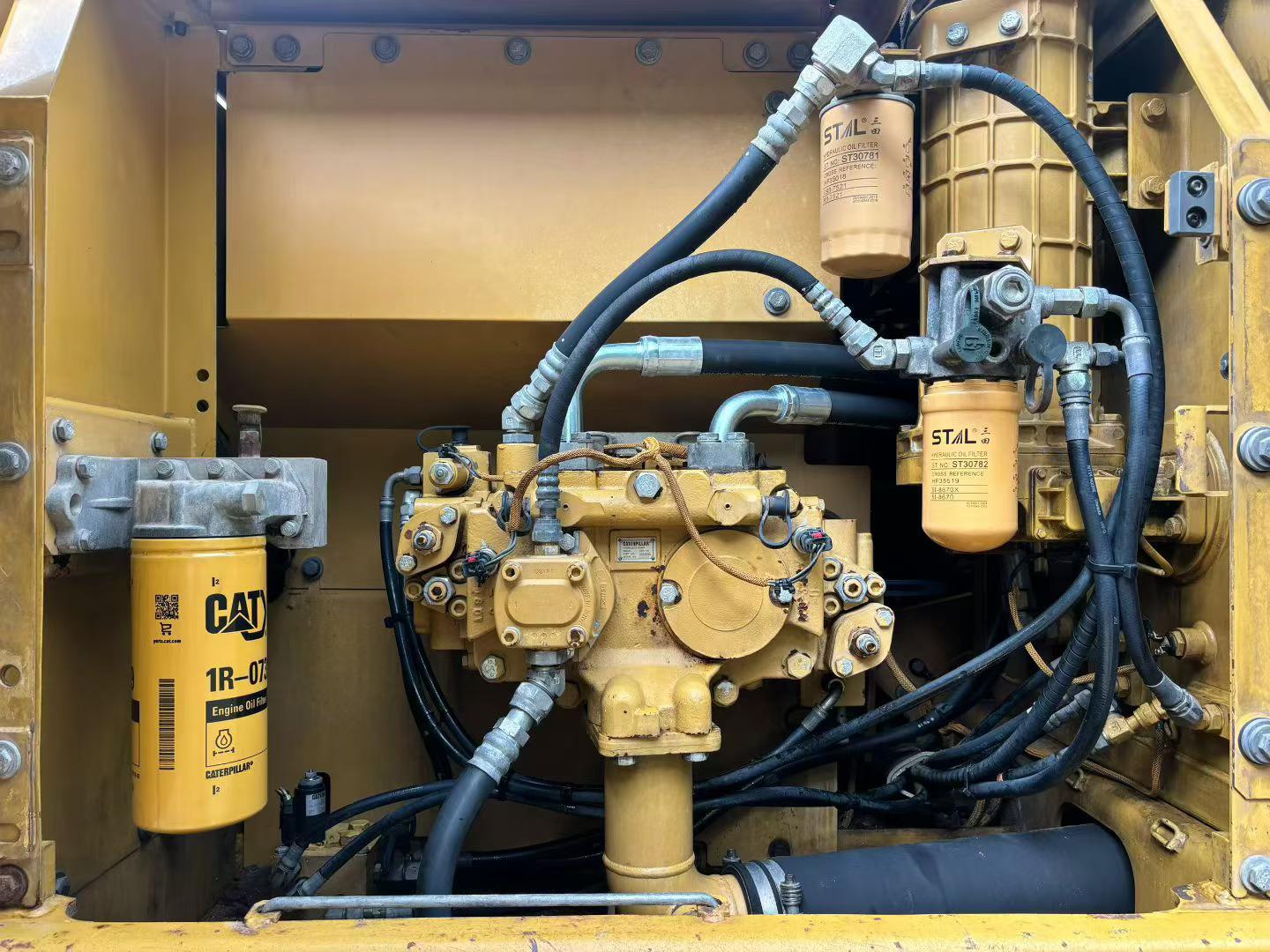 Buy Caterpillar 320D Used Excavator / 6
