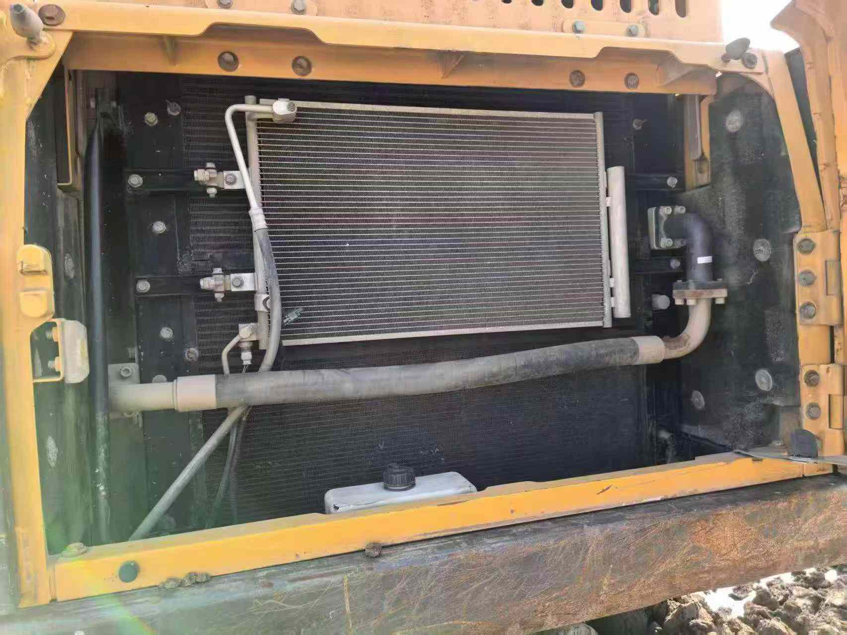 Buy Volvo L250G Used Excavator / 8