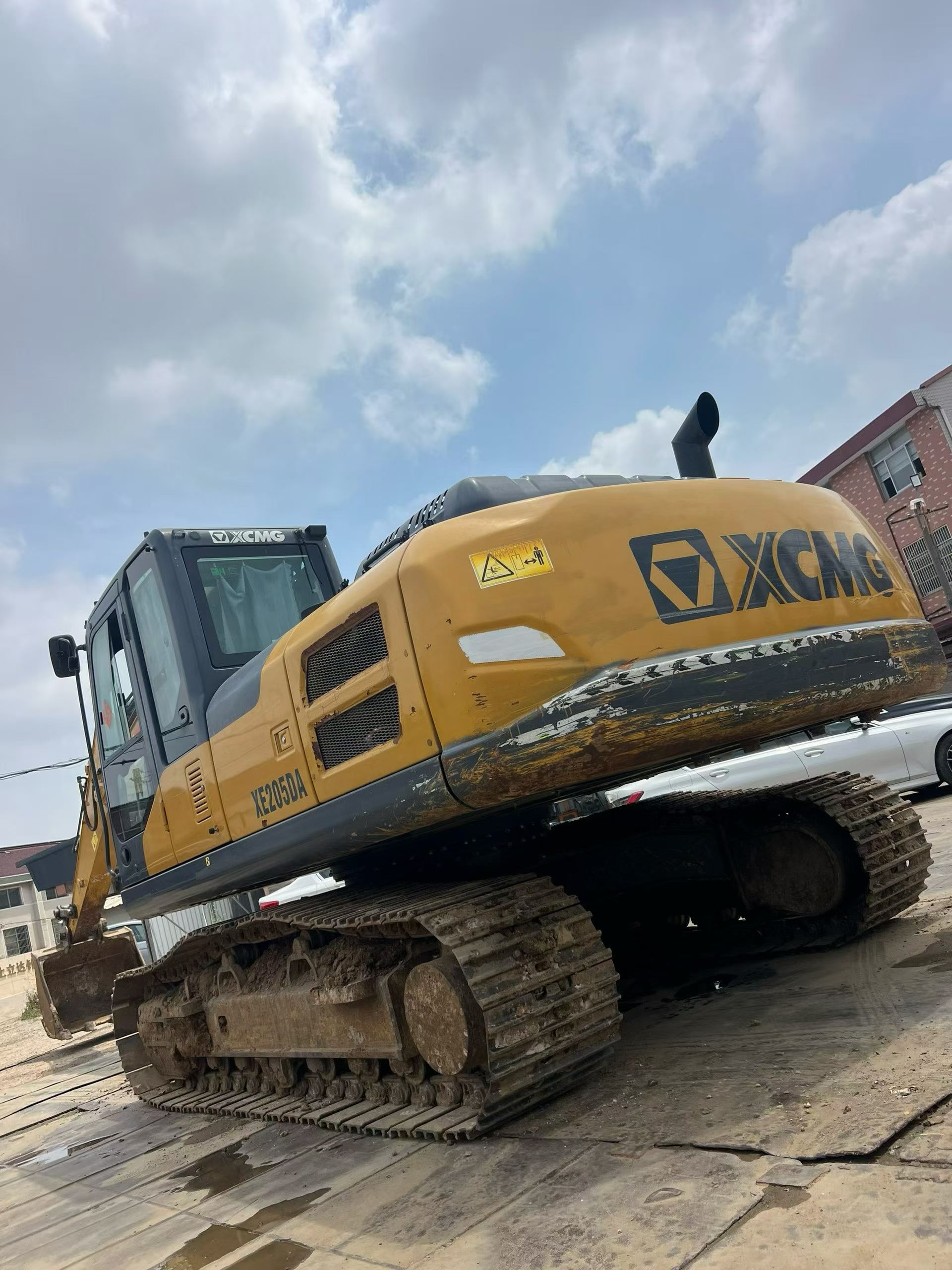 Buy XCMG XE205DA Used Excavator / 5