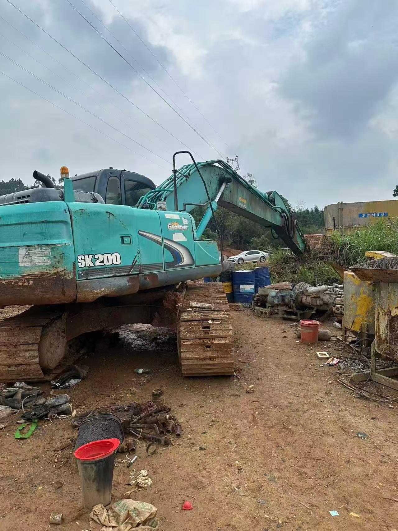 Buy Kobelco SK200-2 Used Excavator / 5