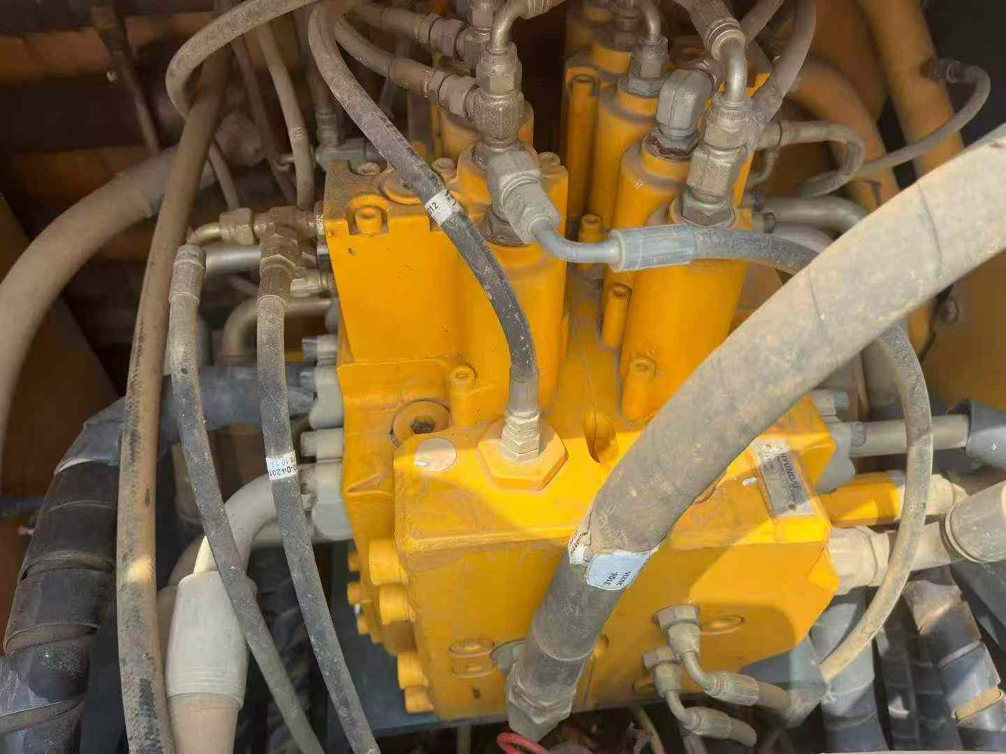 Buy Hyundai R215-7 Used Excavator / 2