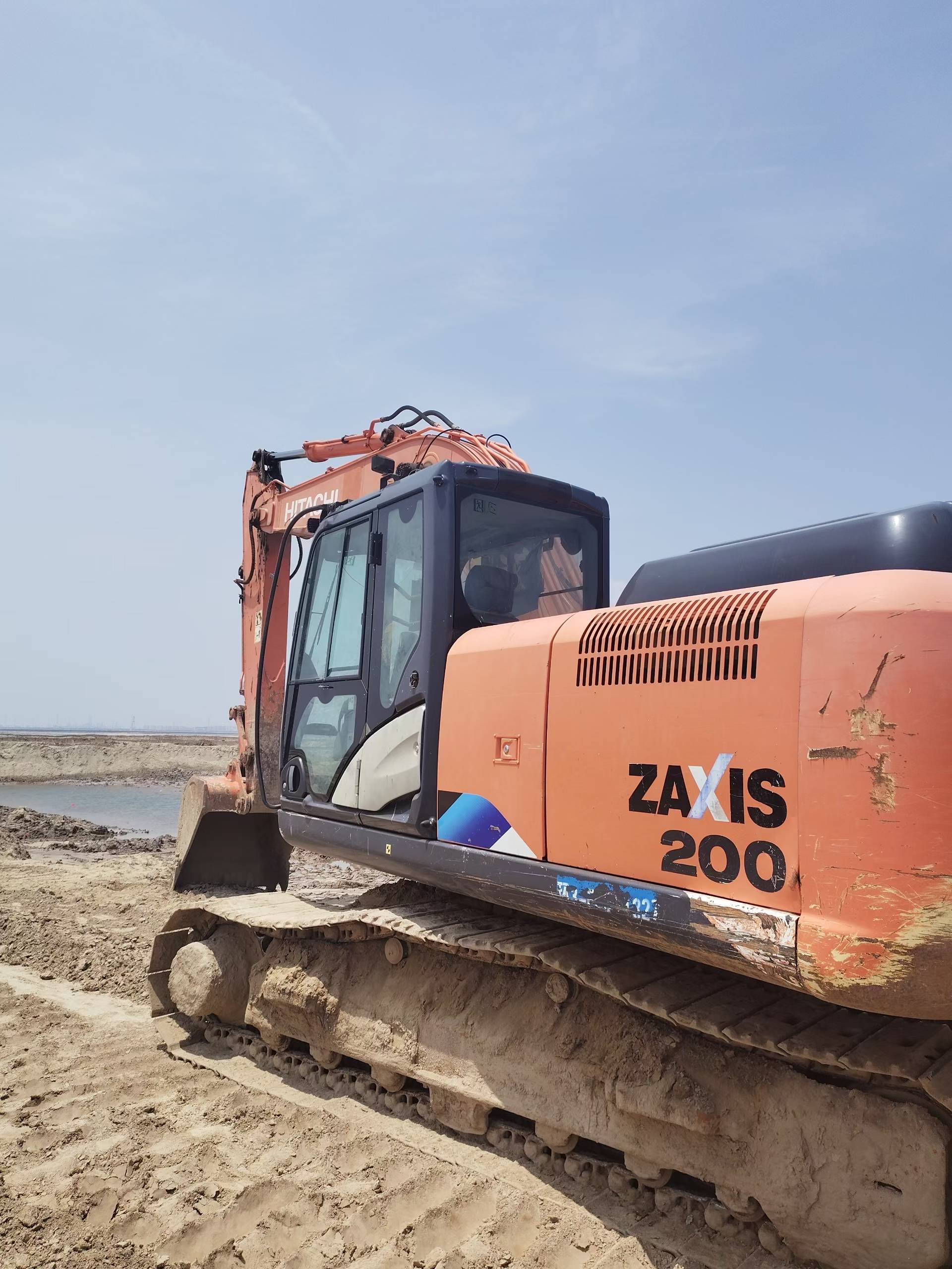 Buy Hitachi EX200 Used Excavator / 2