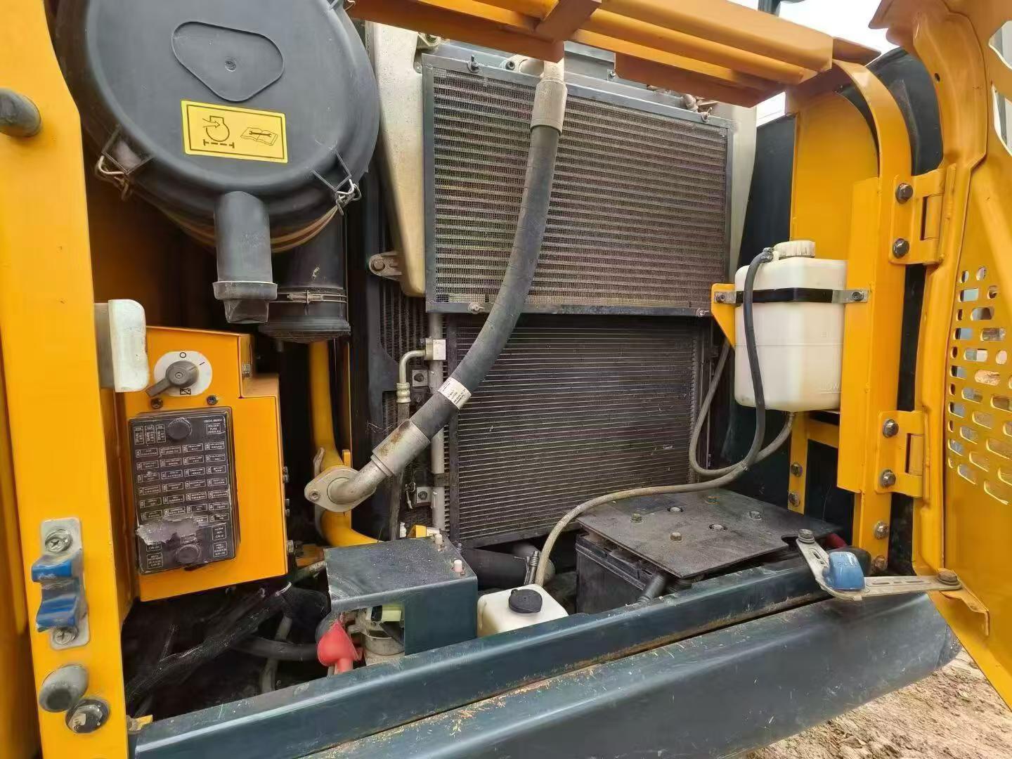 Buy Hyundai R130W Used Excavator / 8