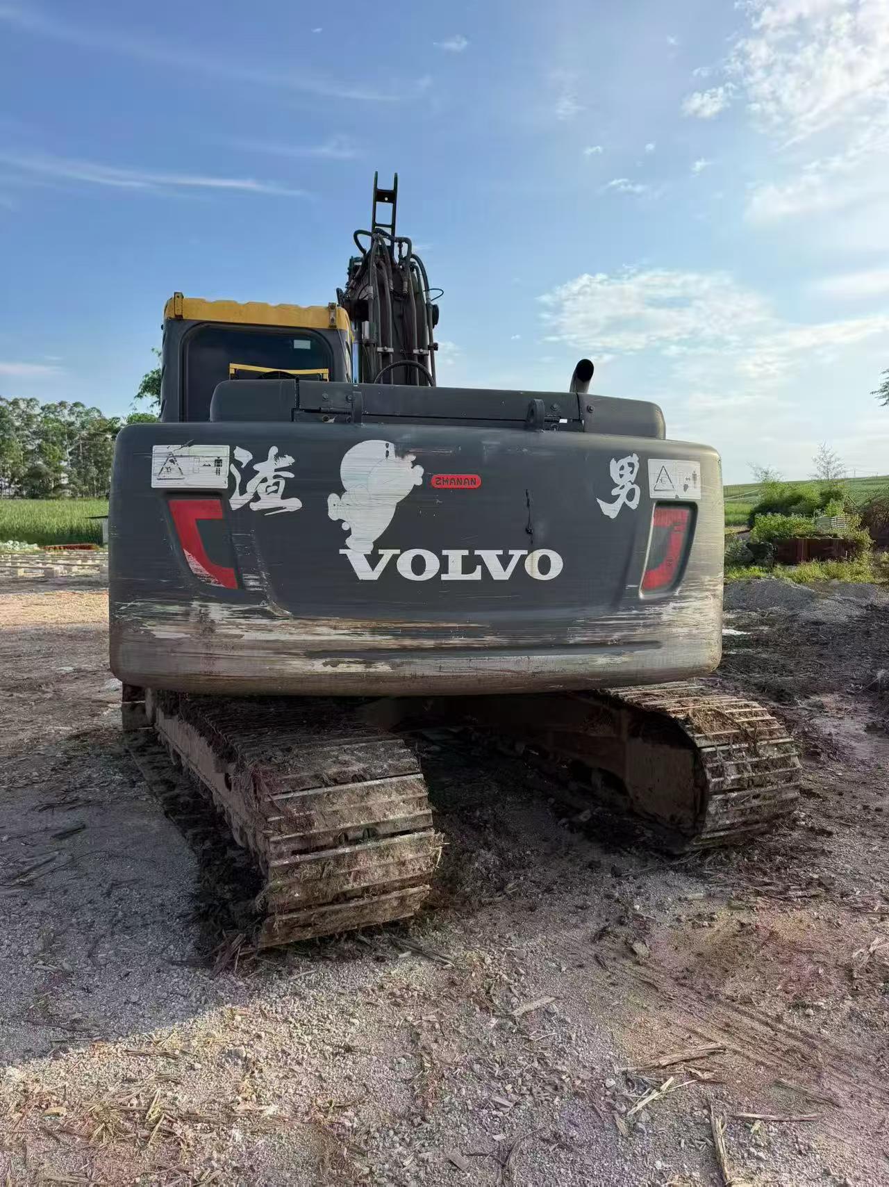 Buy Volvo EC140 Used Excavator / 3