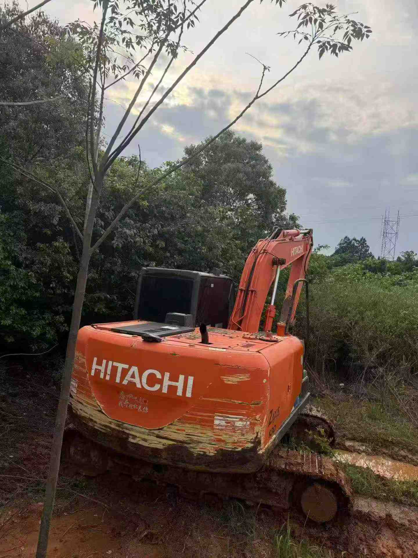 Buy Hitachi ZX130-5A Used Excavator / 6
