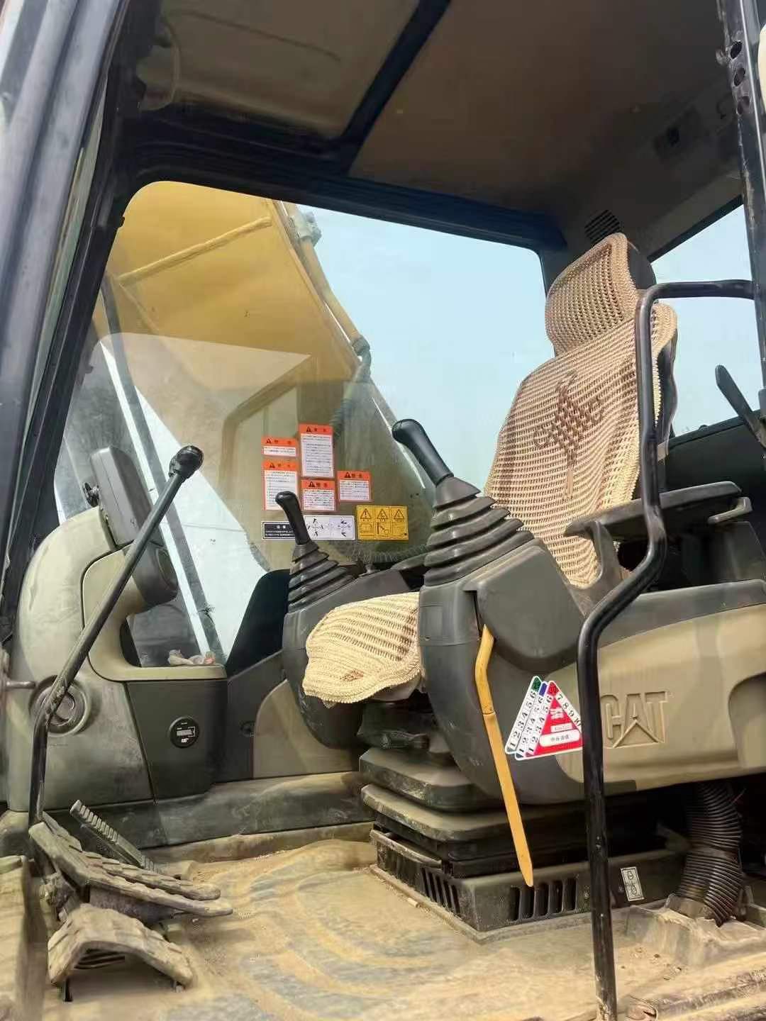 Buy Caterpillar 323 Used Excavator / 6