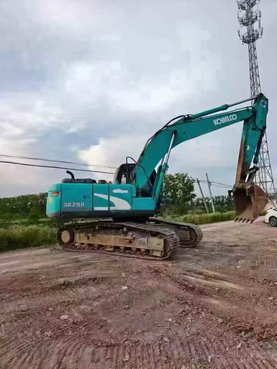 Buy Kobelco SK2008 Used Excavator / 3