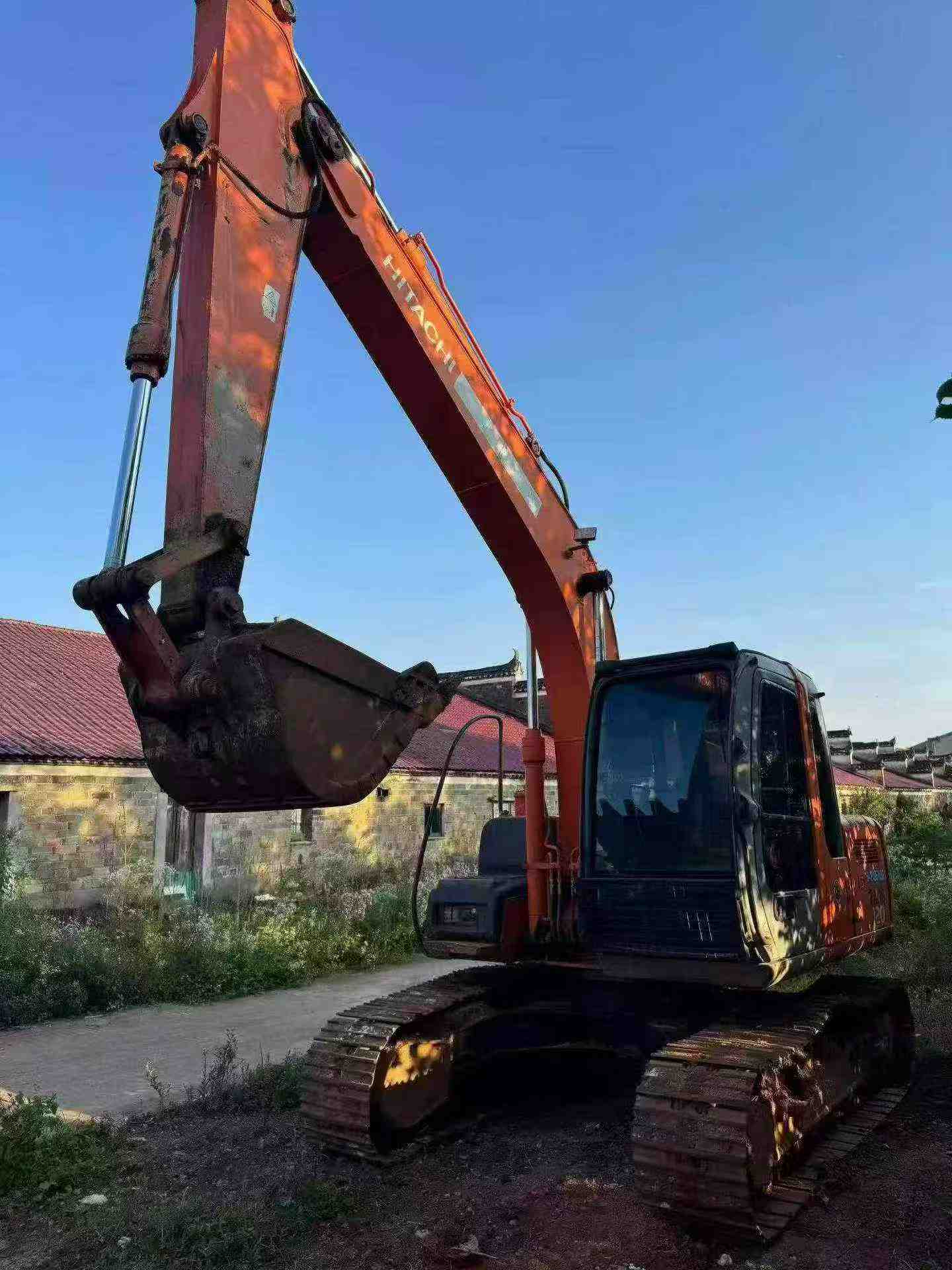 Buy Hitachi EX120-6 Used Excavator / 2