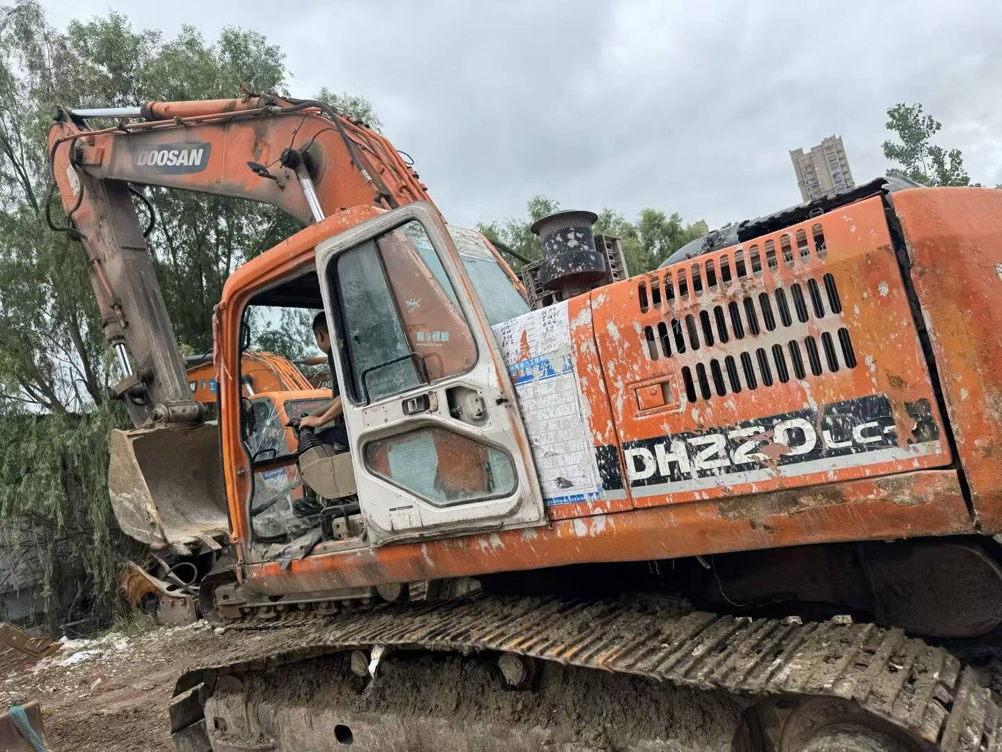Buy Doosan DH220 Used Excavator / 8