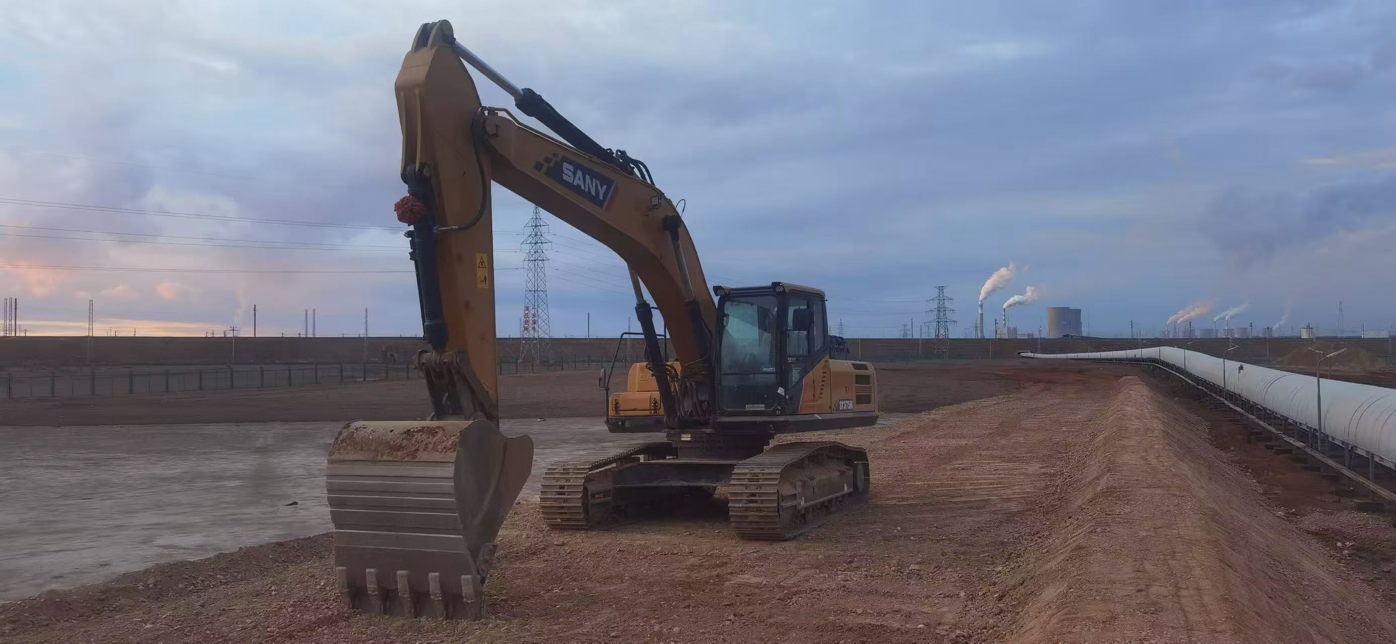 Buy Sany SY305C Used Excavator / 9