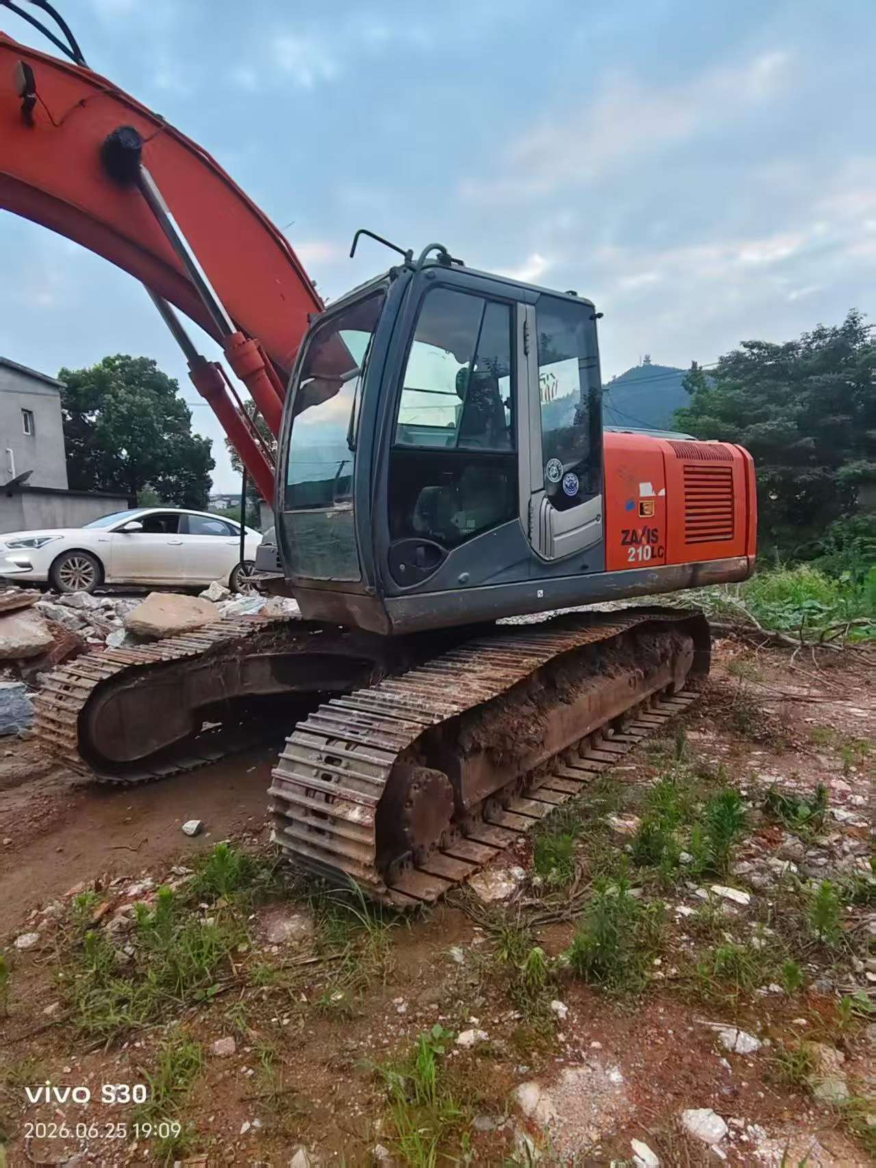 Buy Hitachi ZX210LC-3 Used Excavator / 4