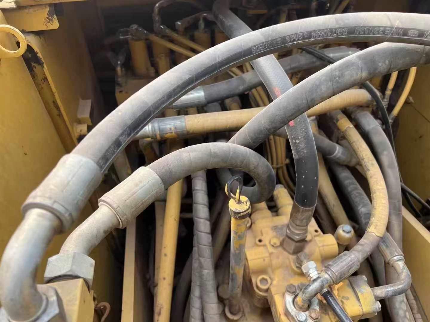 Buy Caterpillar 323 Used Excavator / 8