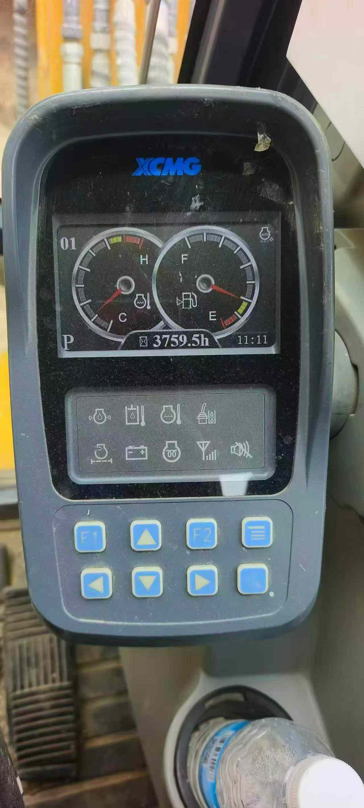 Buy XCMG LW60G Used Excavator / 2