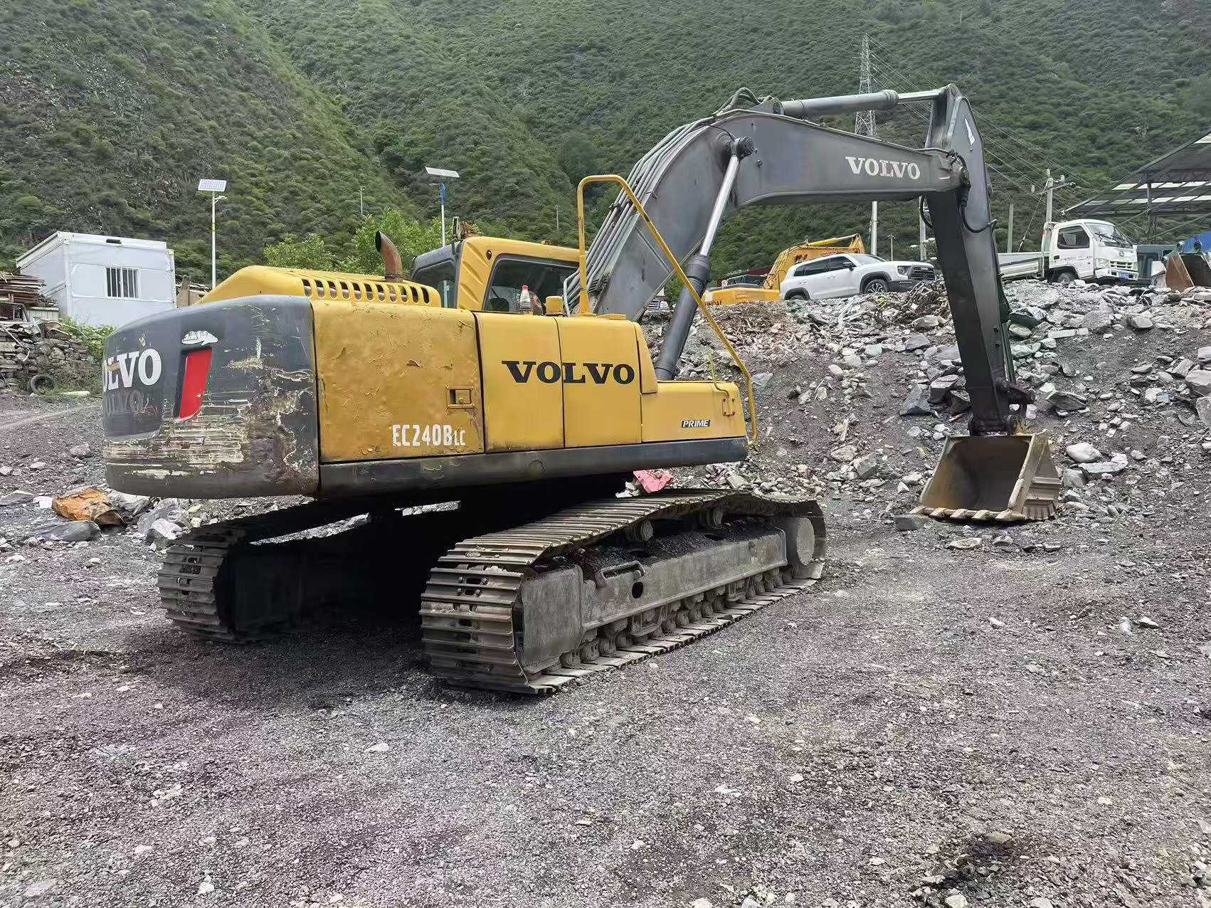 Buy Volvo EC240 Used Excavator / 3