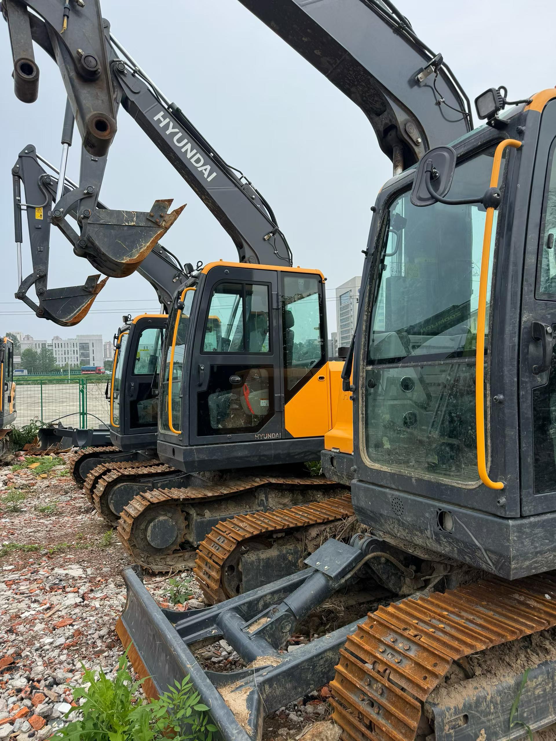 Buy Hyundai HX75 Used Excavator / 3