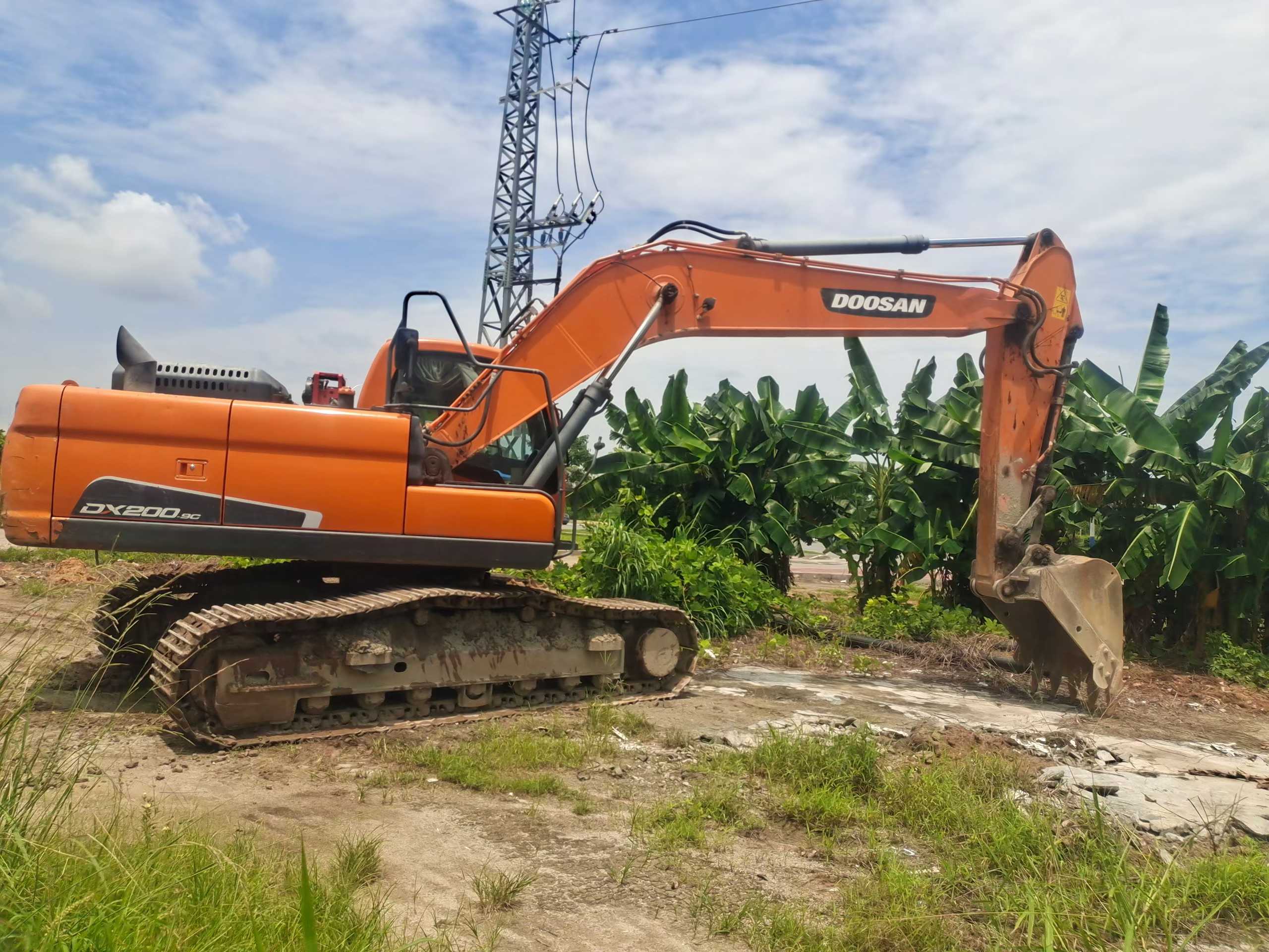 Buy Doosan DX200-9CN Used Excavator / 2
