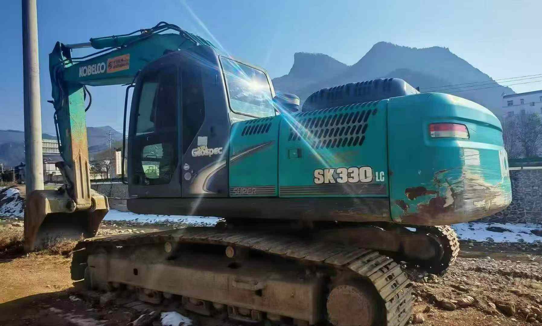 Buy Kobelco SK260 Used Excavator / 4