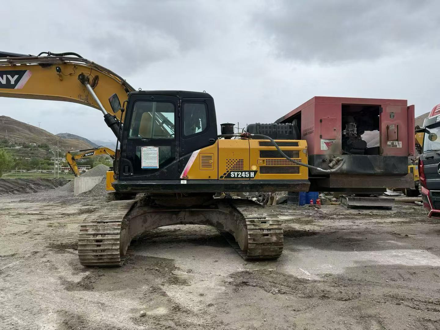 Buy Sany SY245H Used Excavator / 5